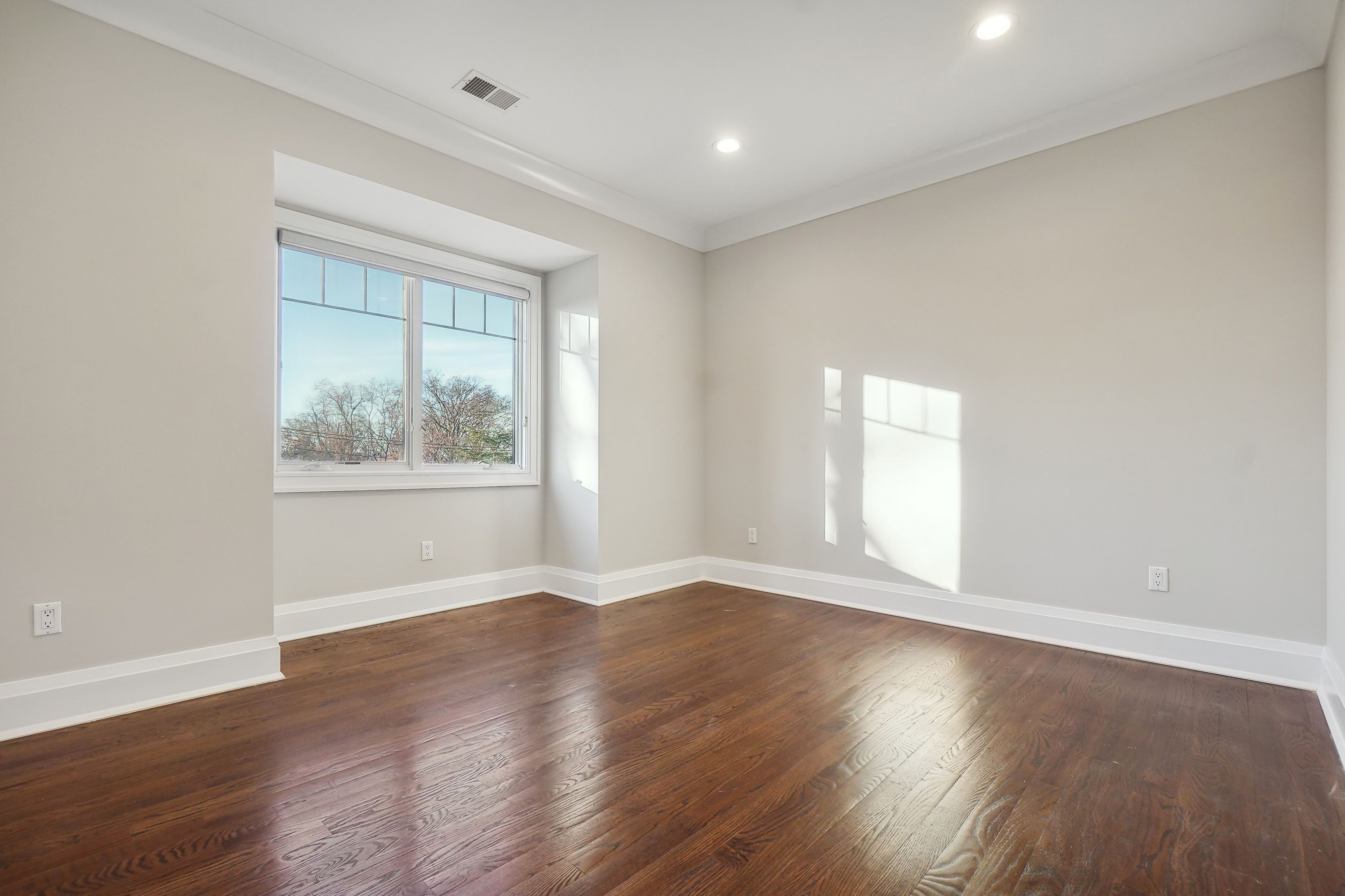 10 Sycamore Avenue 