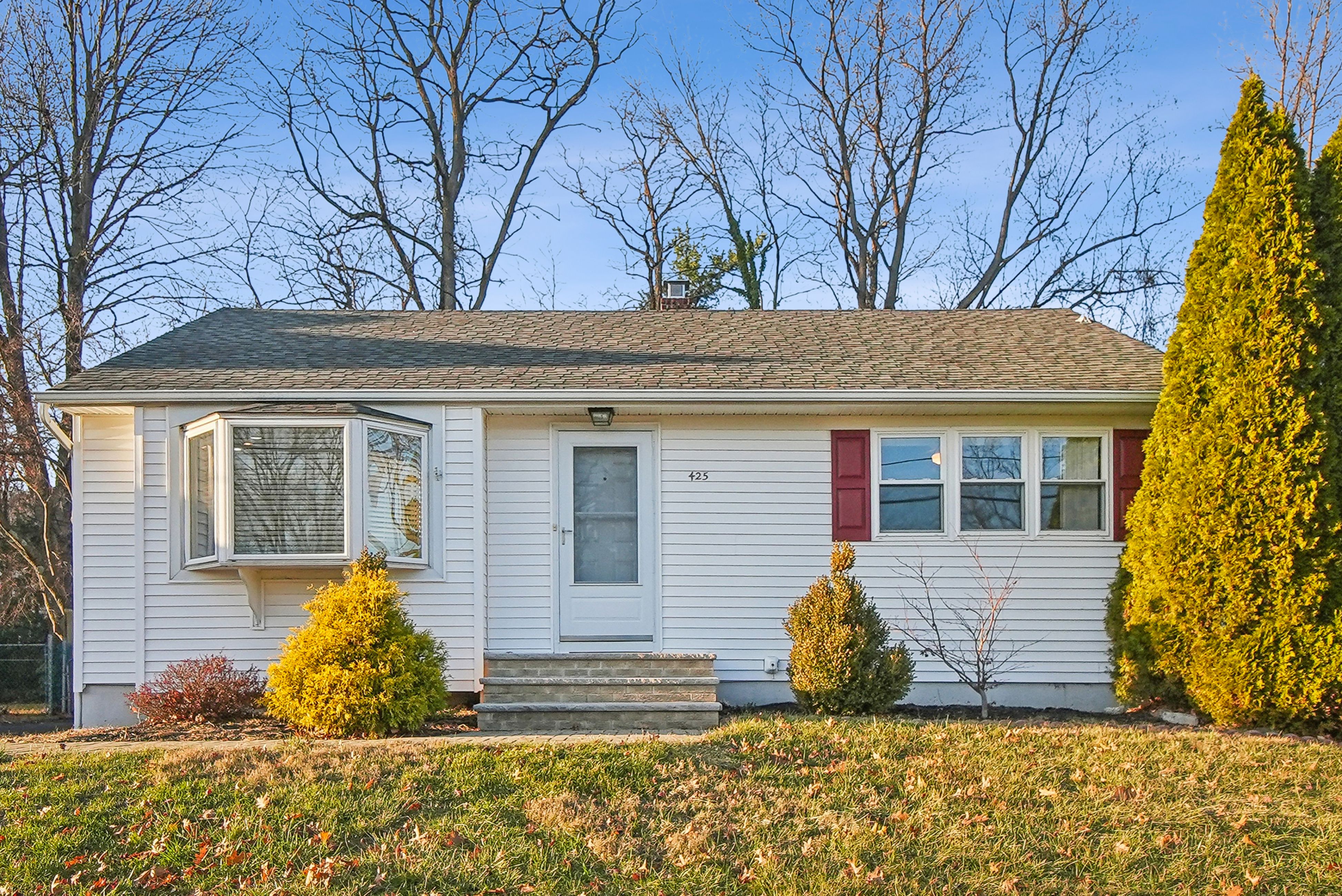 425 Richard Way 