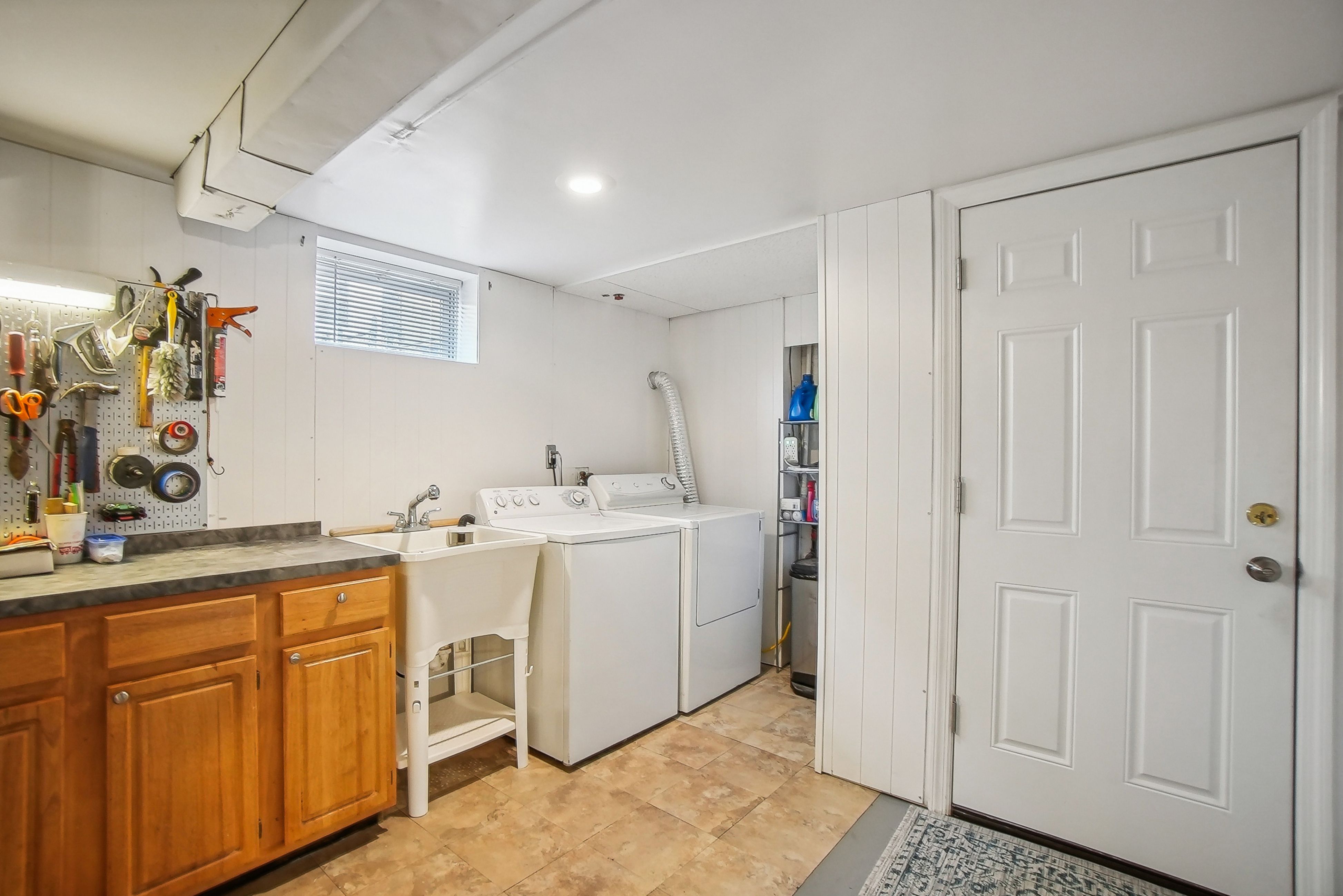 425 Richard Way 