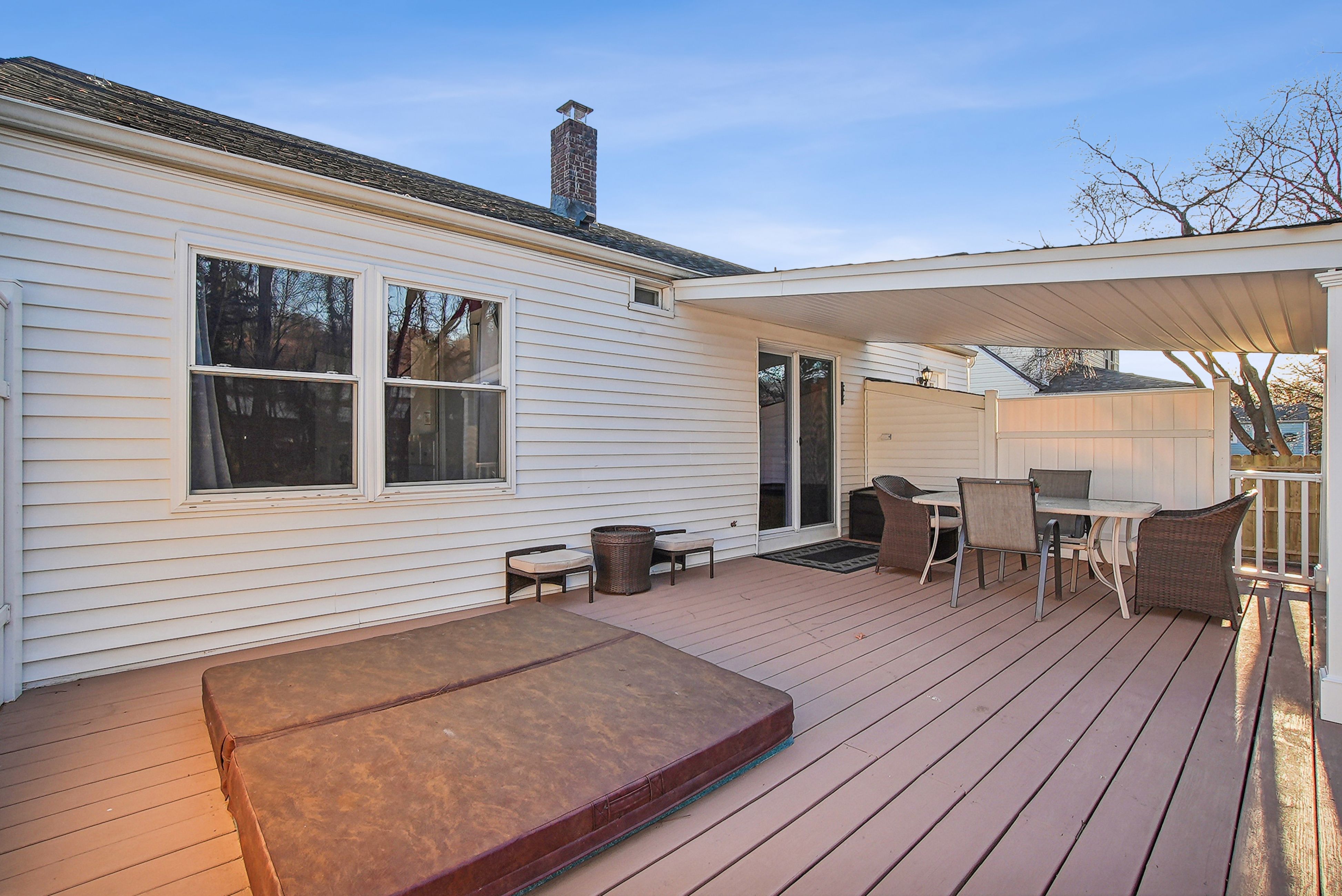425 Richard Way 