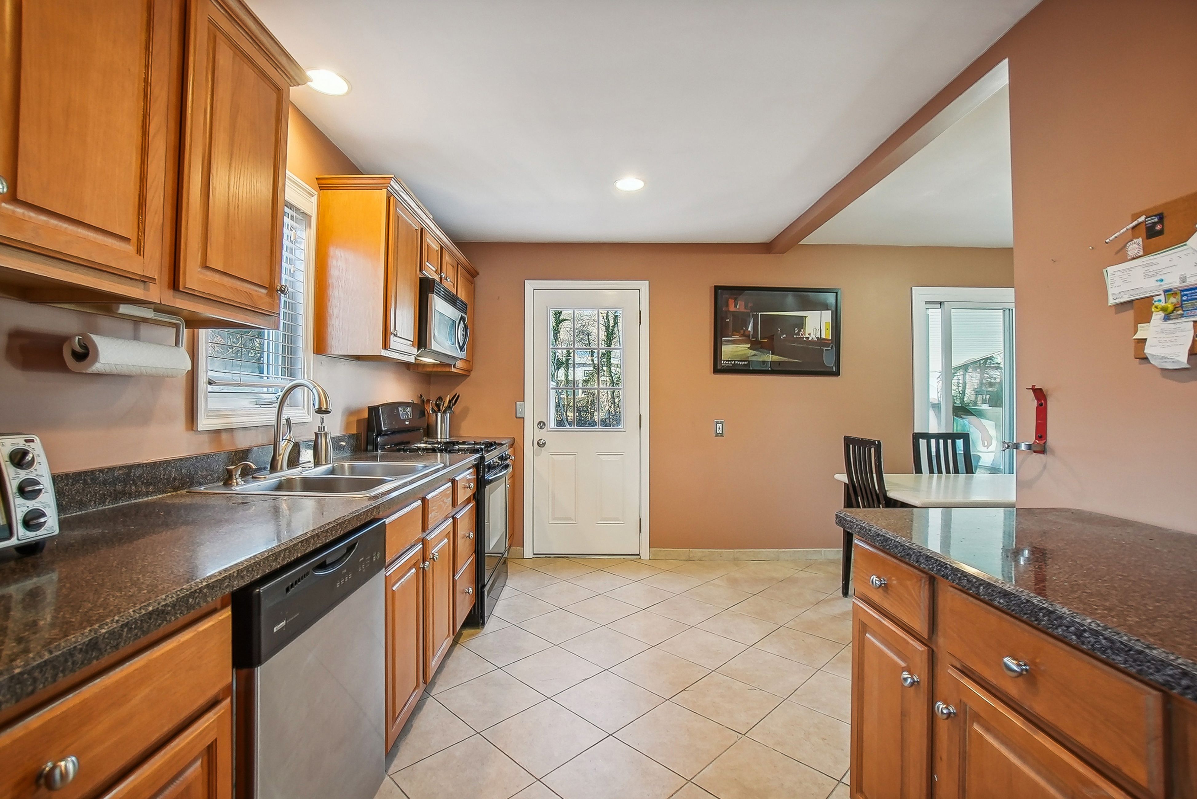 425 Richard Way 
