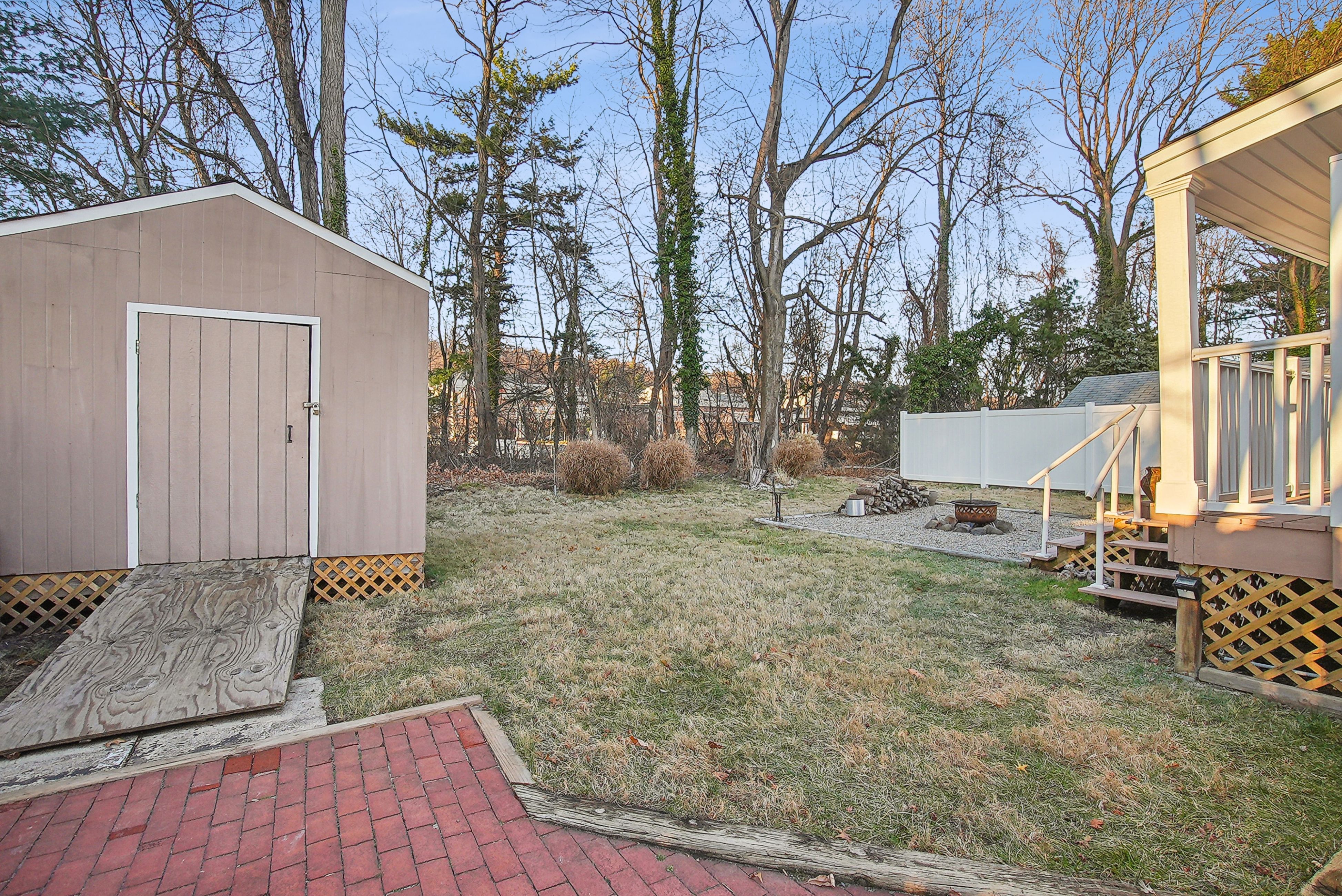 425 Richard Way 