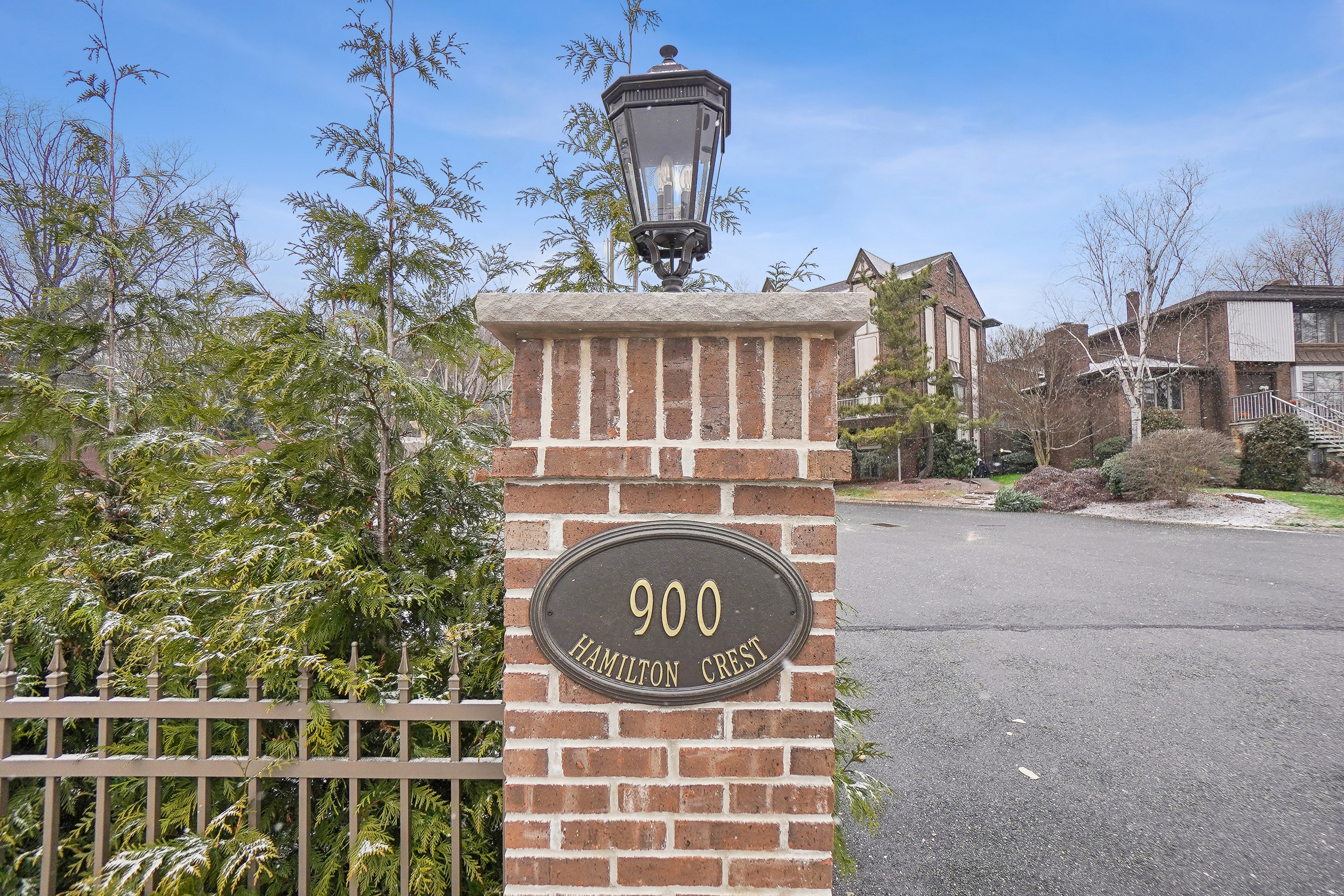 900 Valley Road F8 