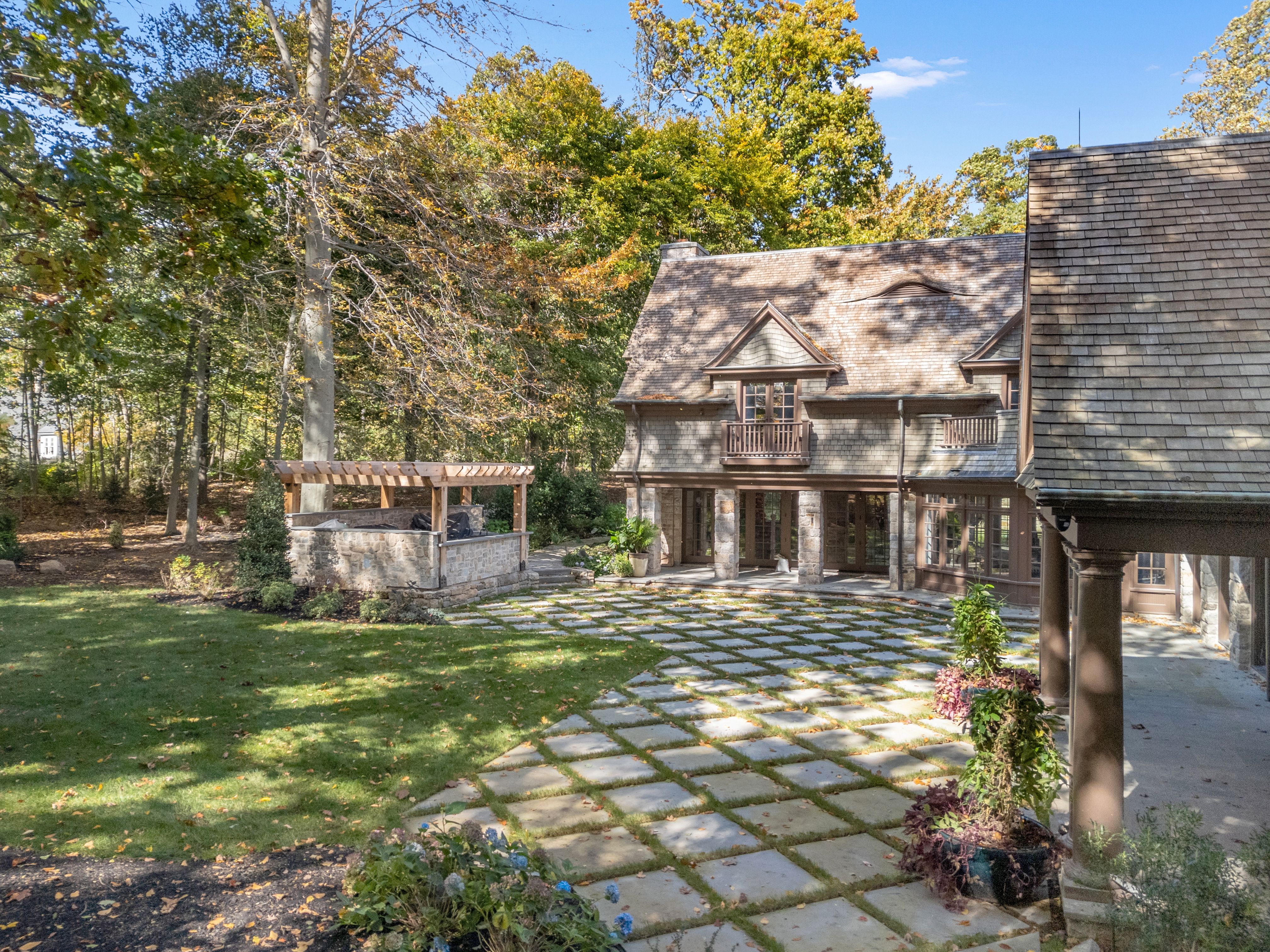 2 Hartley Farms Road 