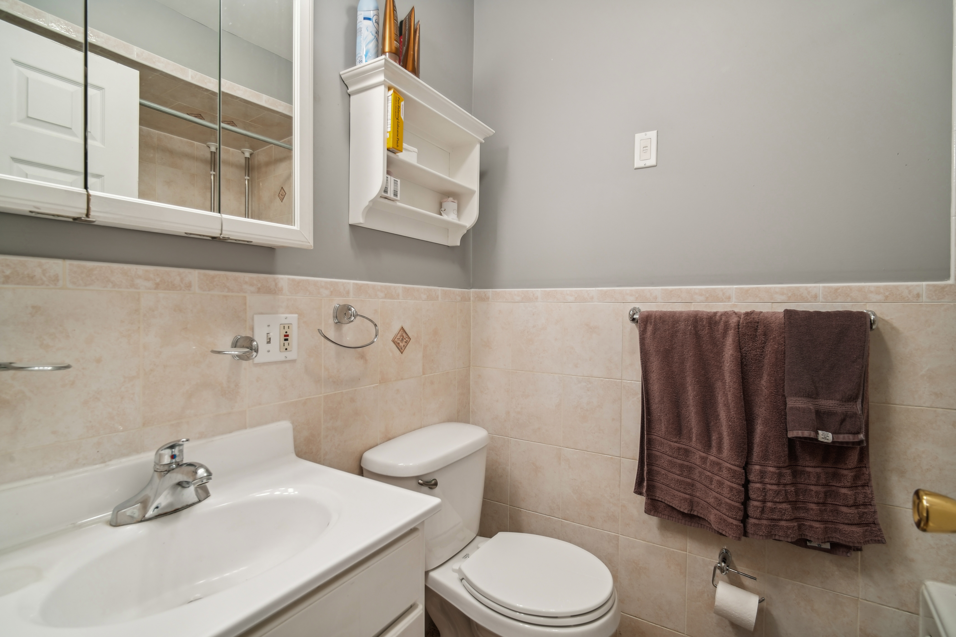 142 Webster Avenue , #2L 