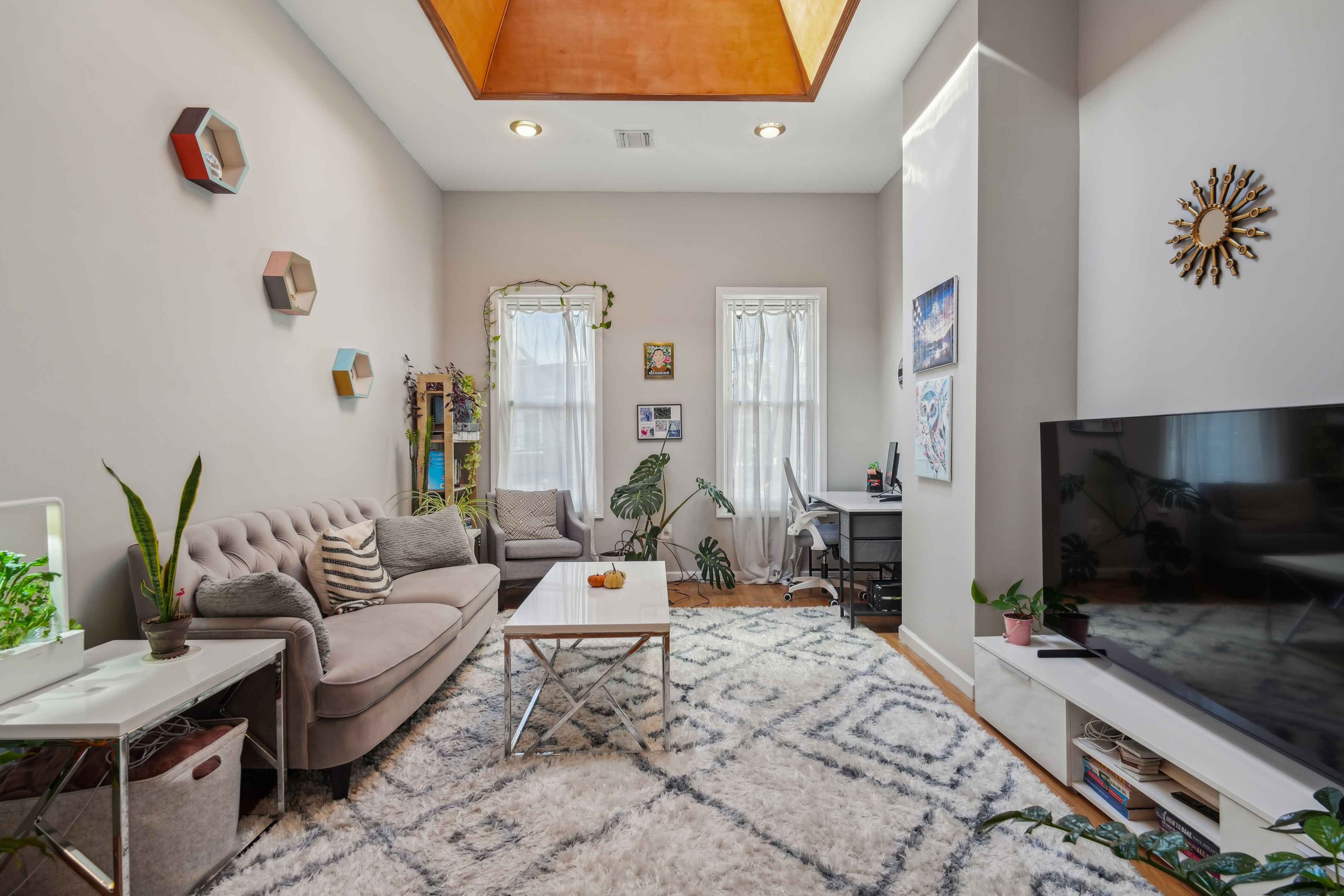 142 Webster Avenue , #2L 