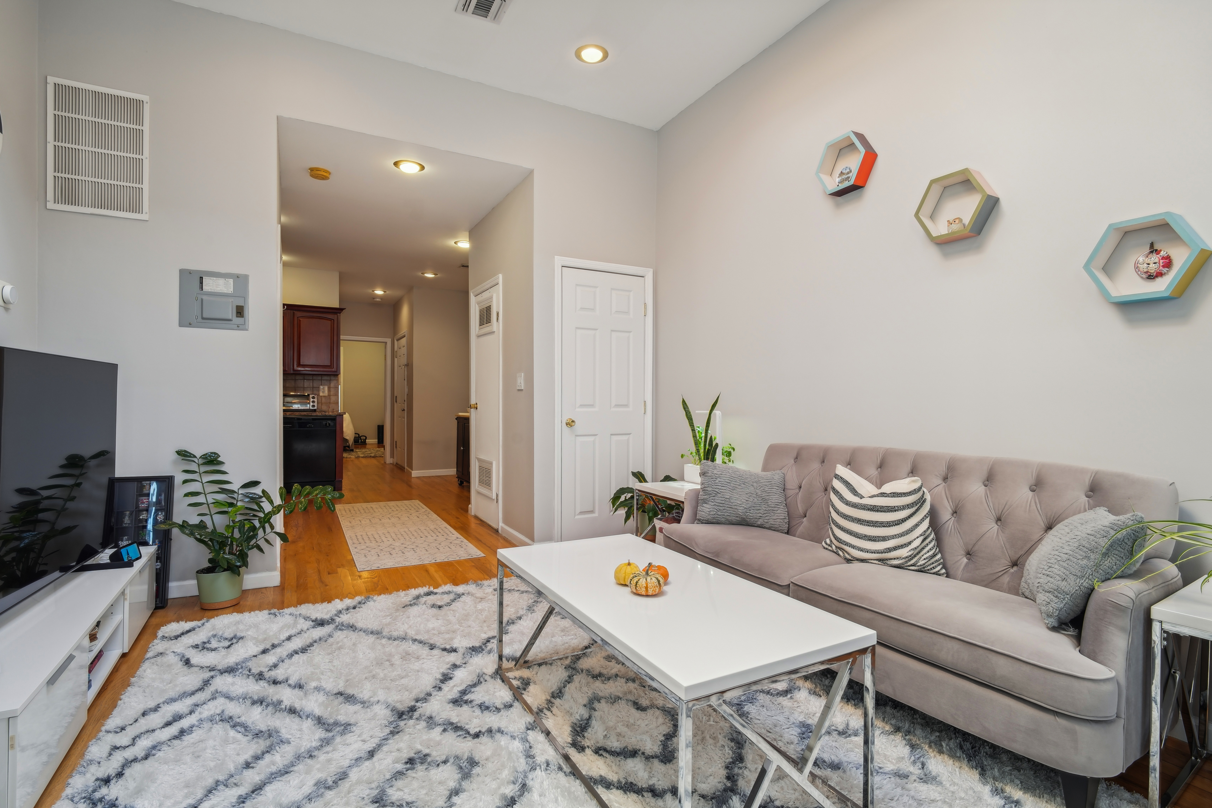 142 Webster Avenue , #2L 