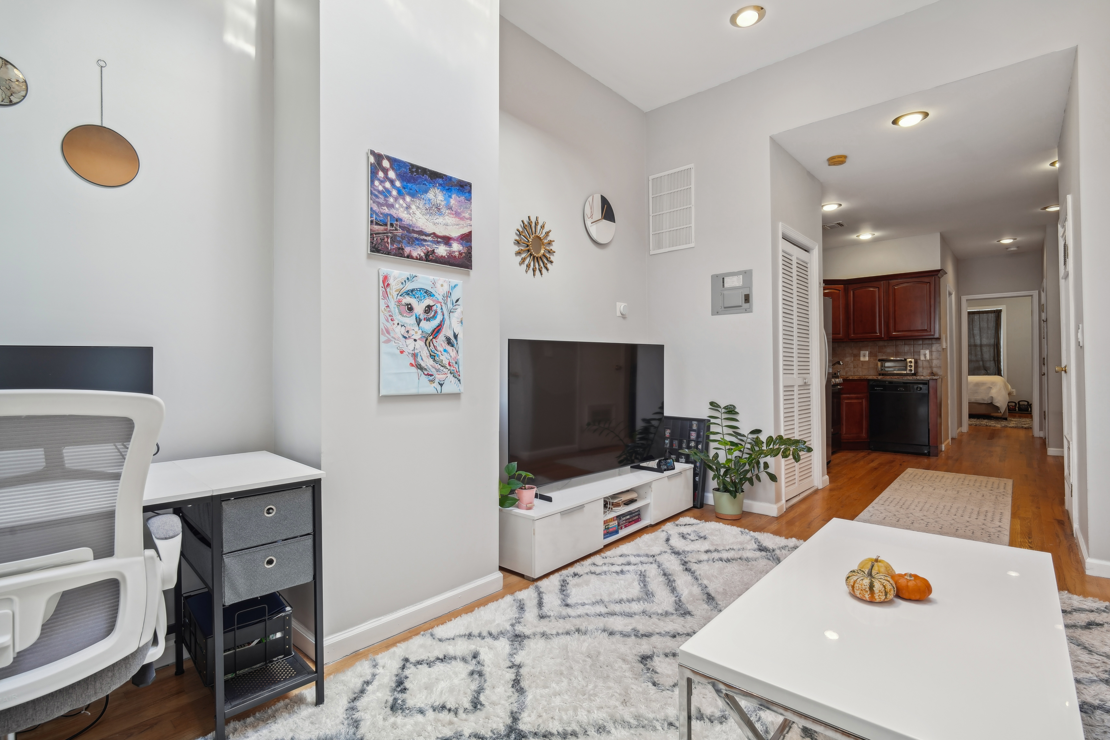 142 Webster Avenue , #2L 