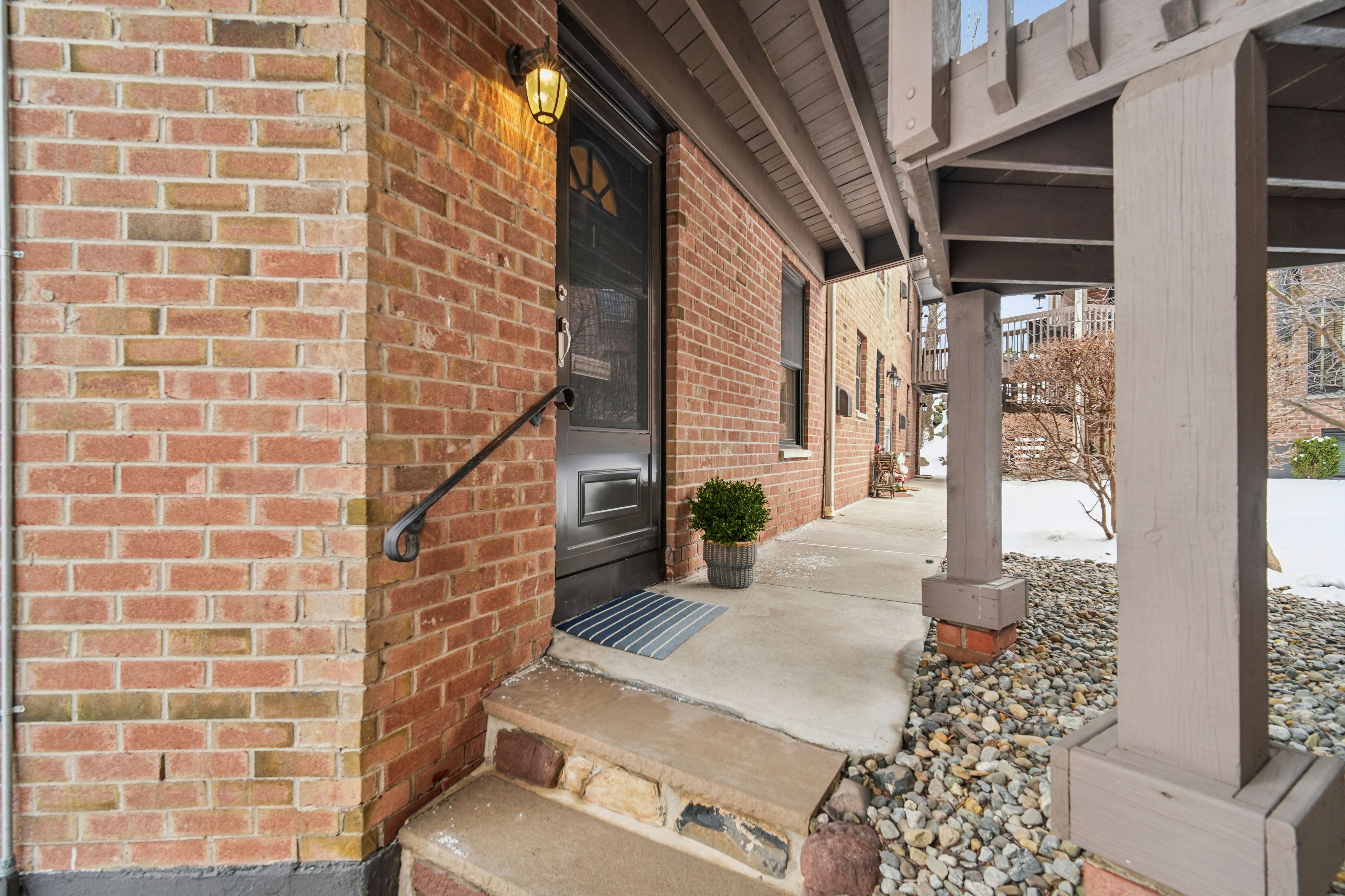 181 Long Hill Road 1-1