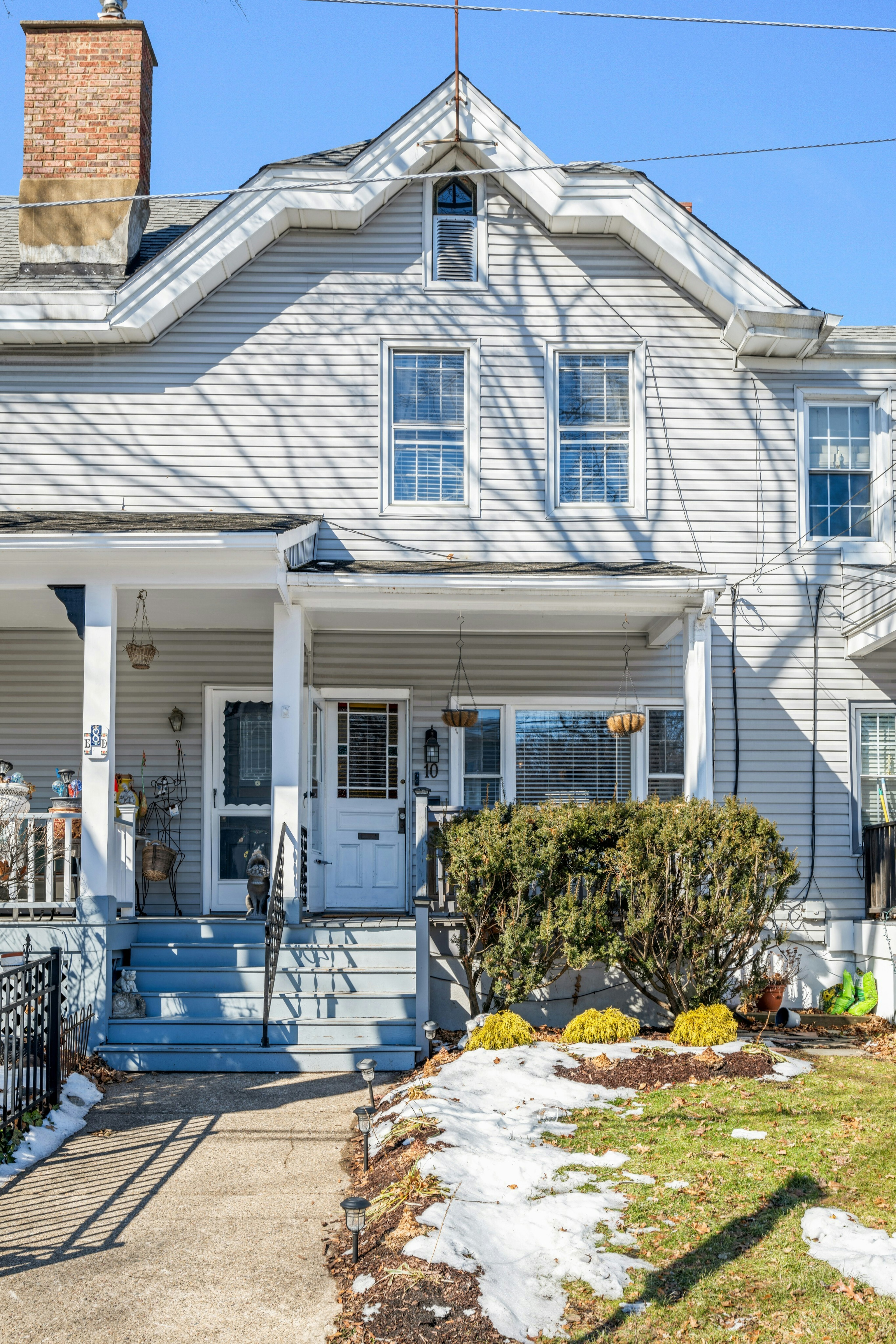 10 Beauvoir Avenue 