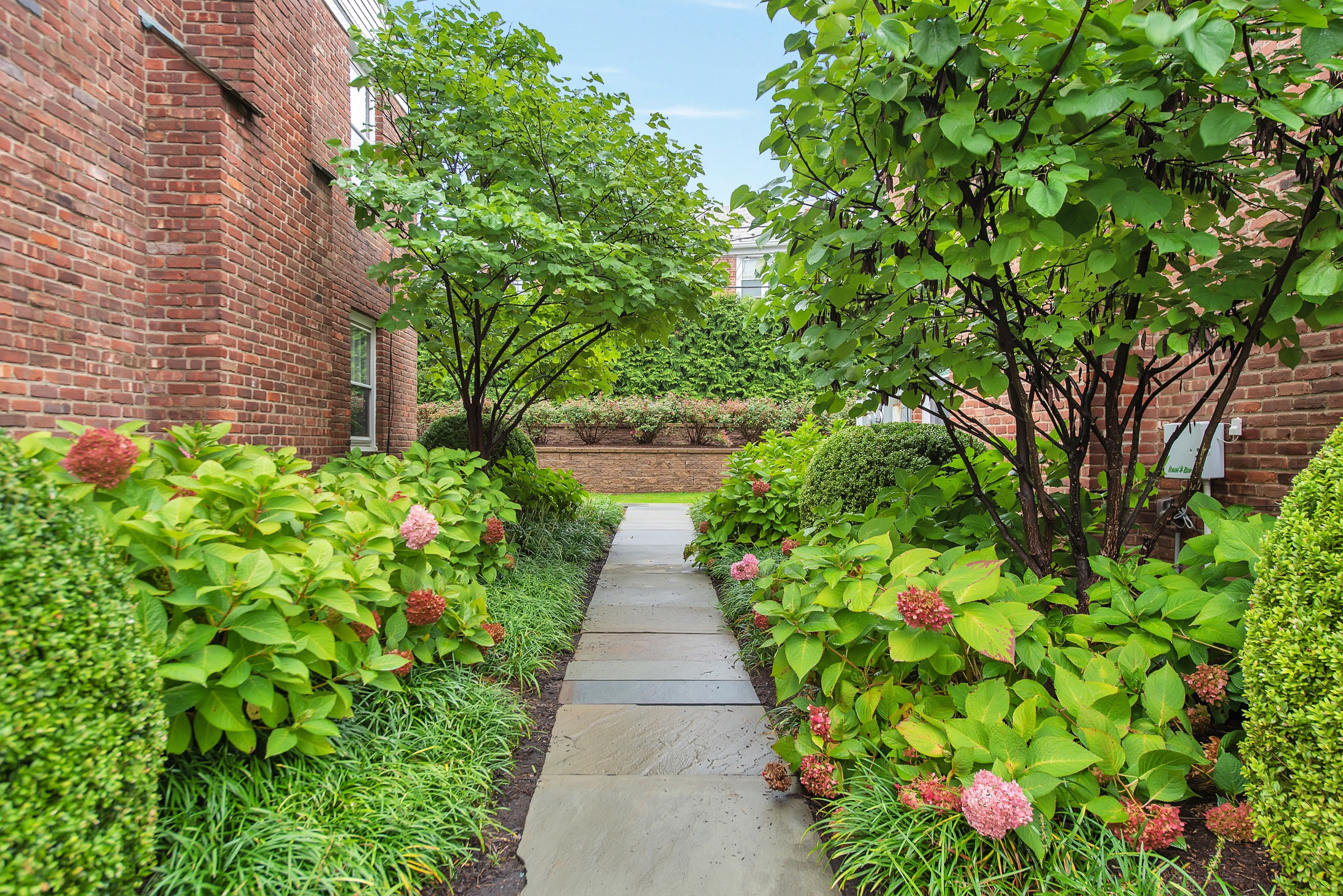 66 New England Avenue, Unit 13 