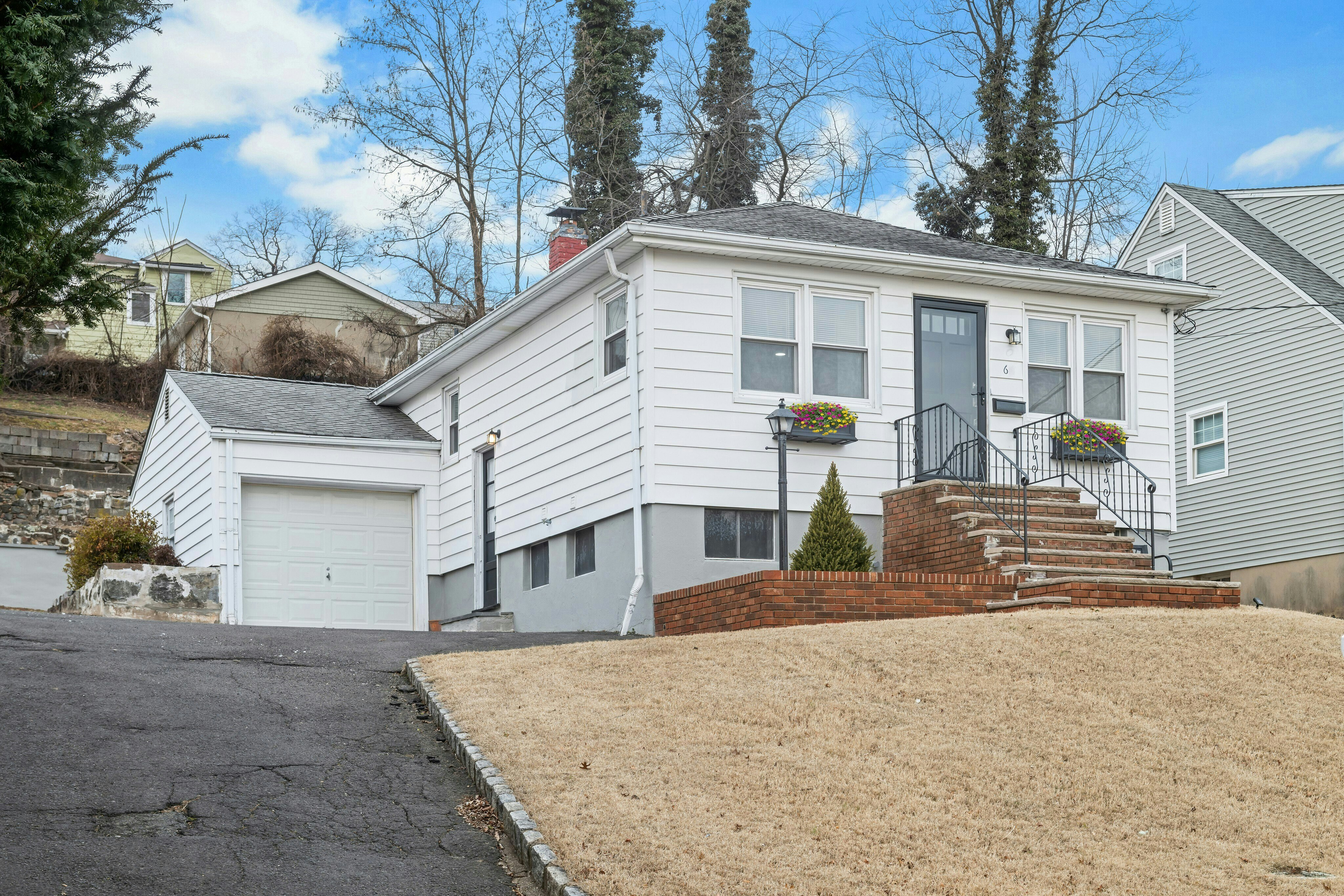 6 Huntley Road 