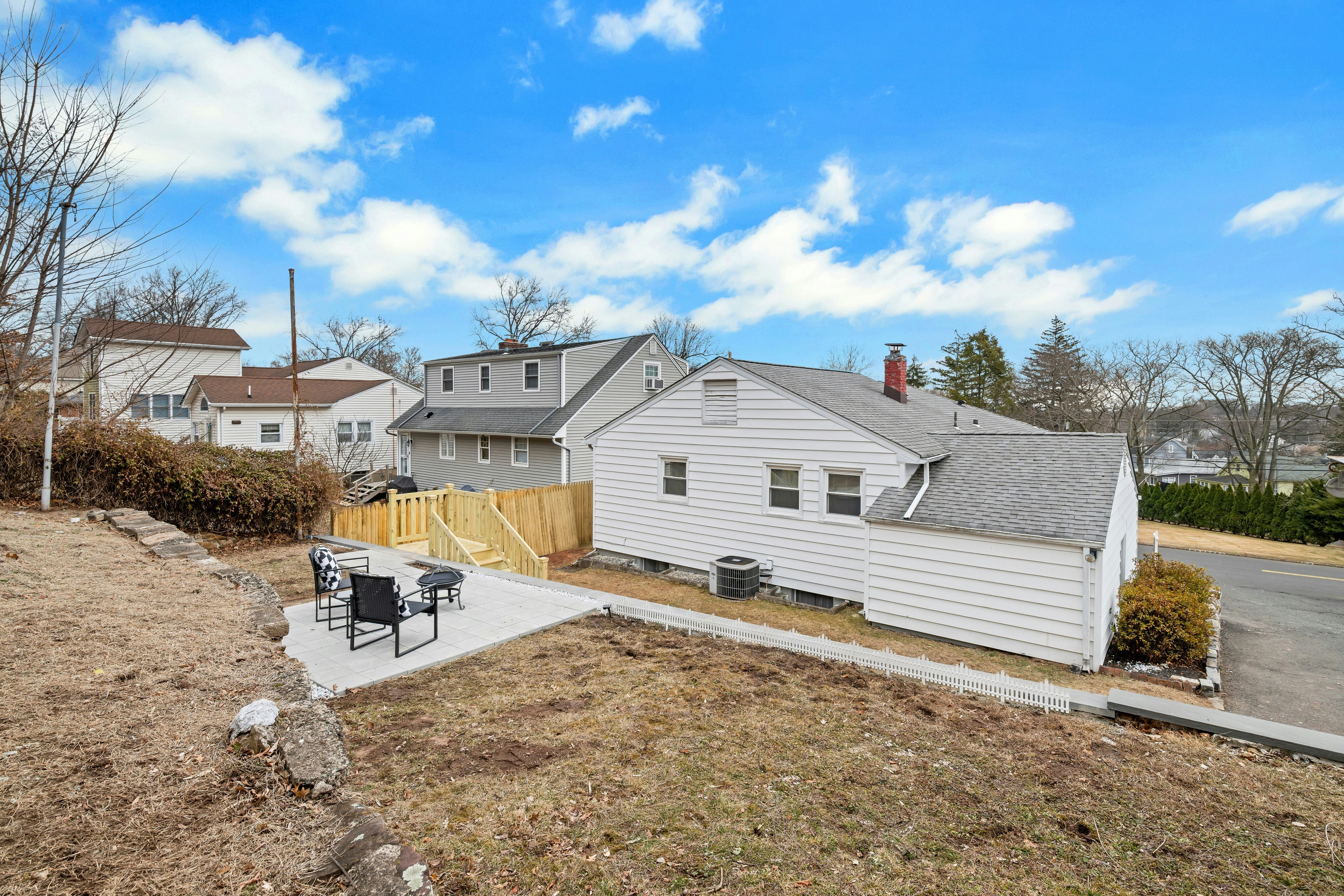 6 Huntley Road 