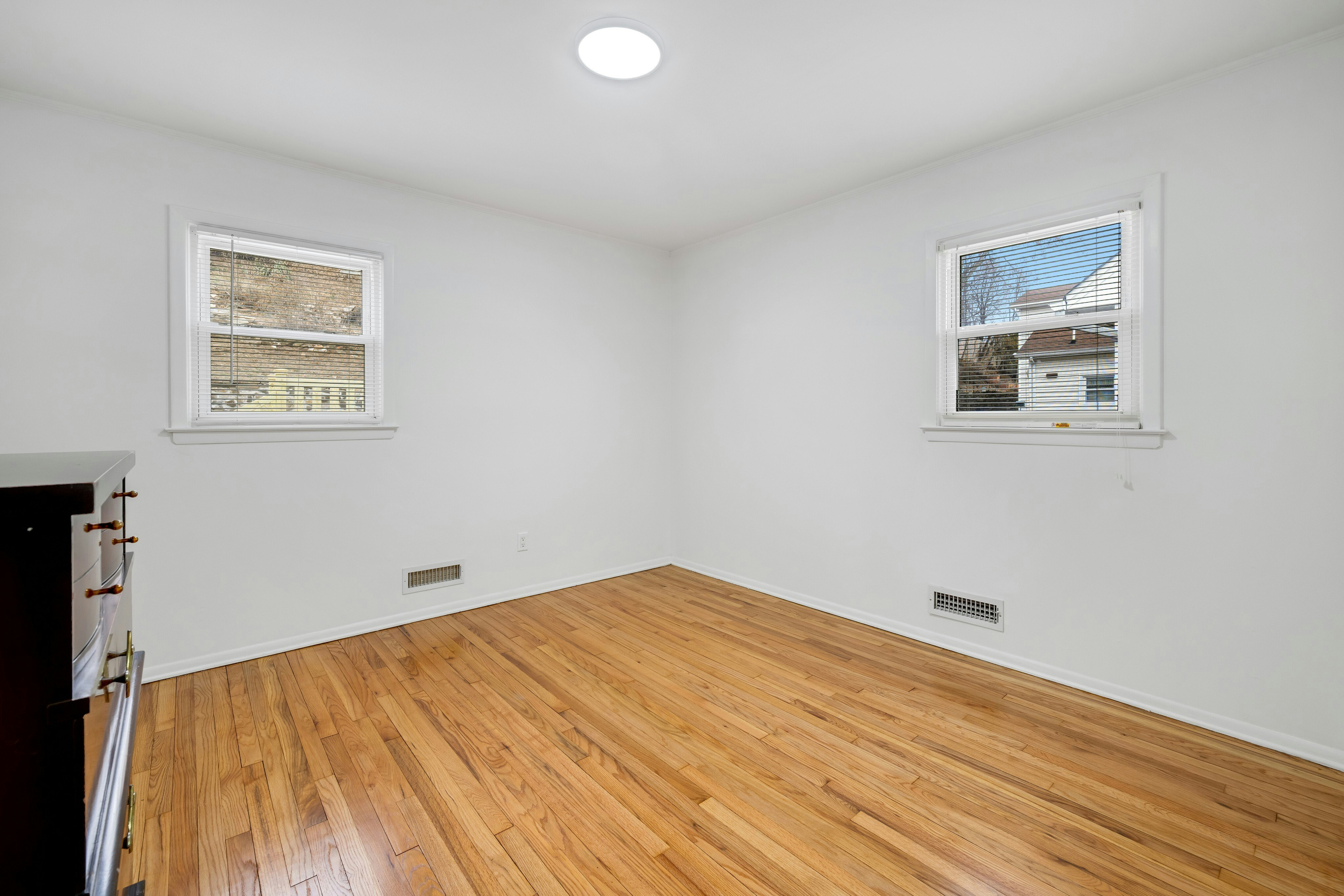 6 Huntley Road 