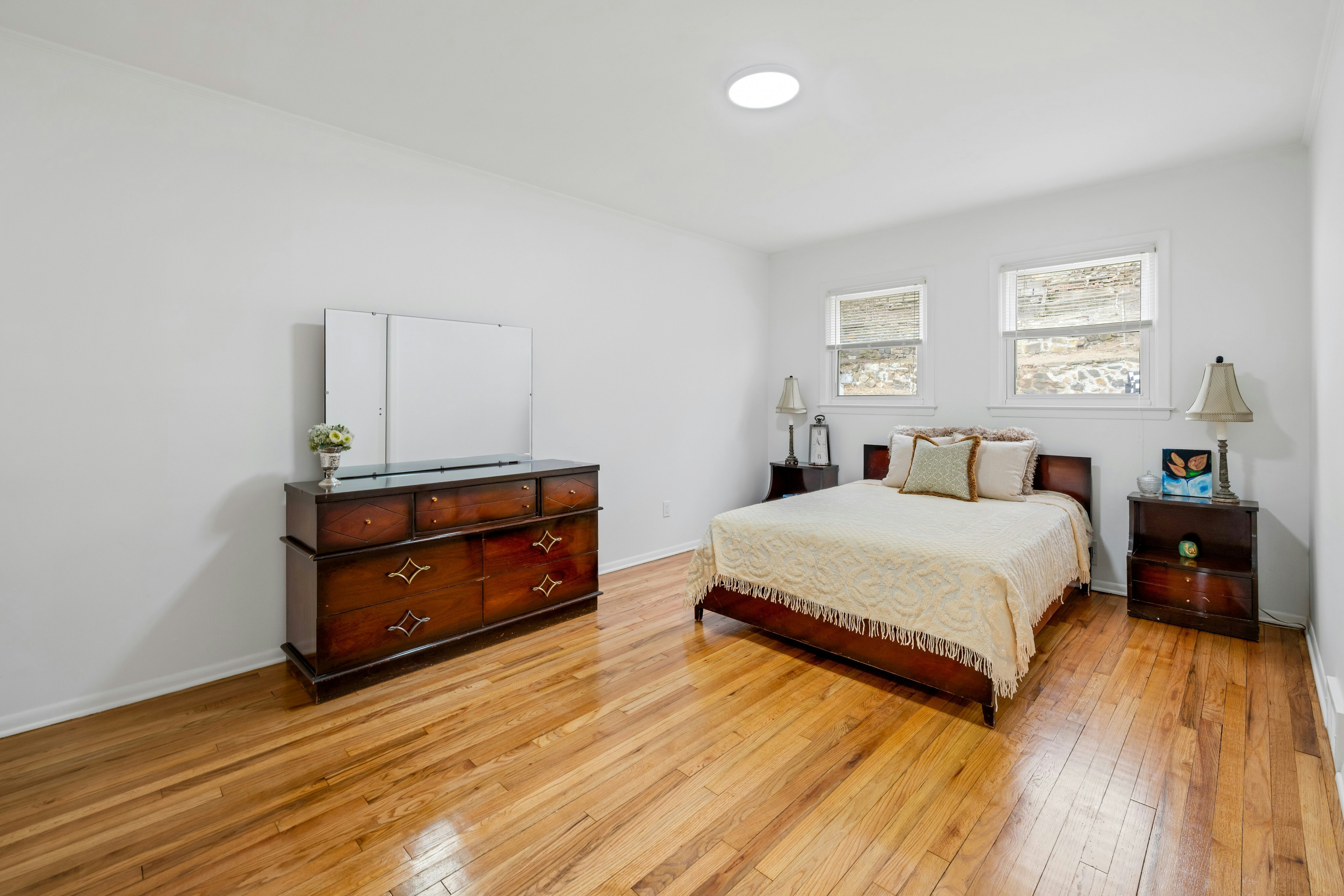 6 Huntley Road 
