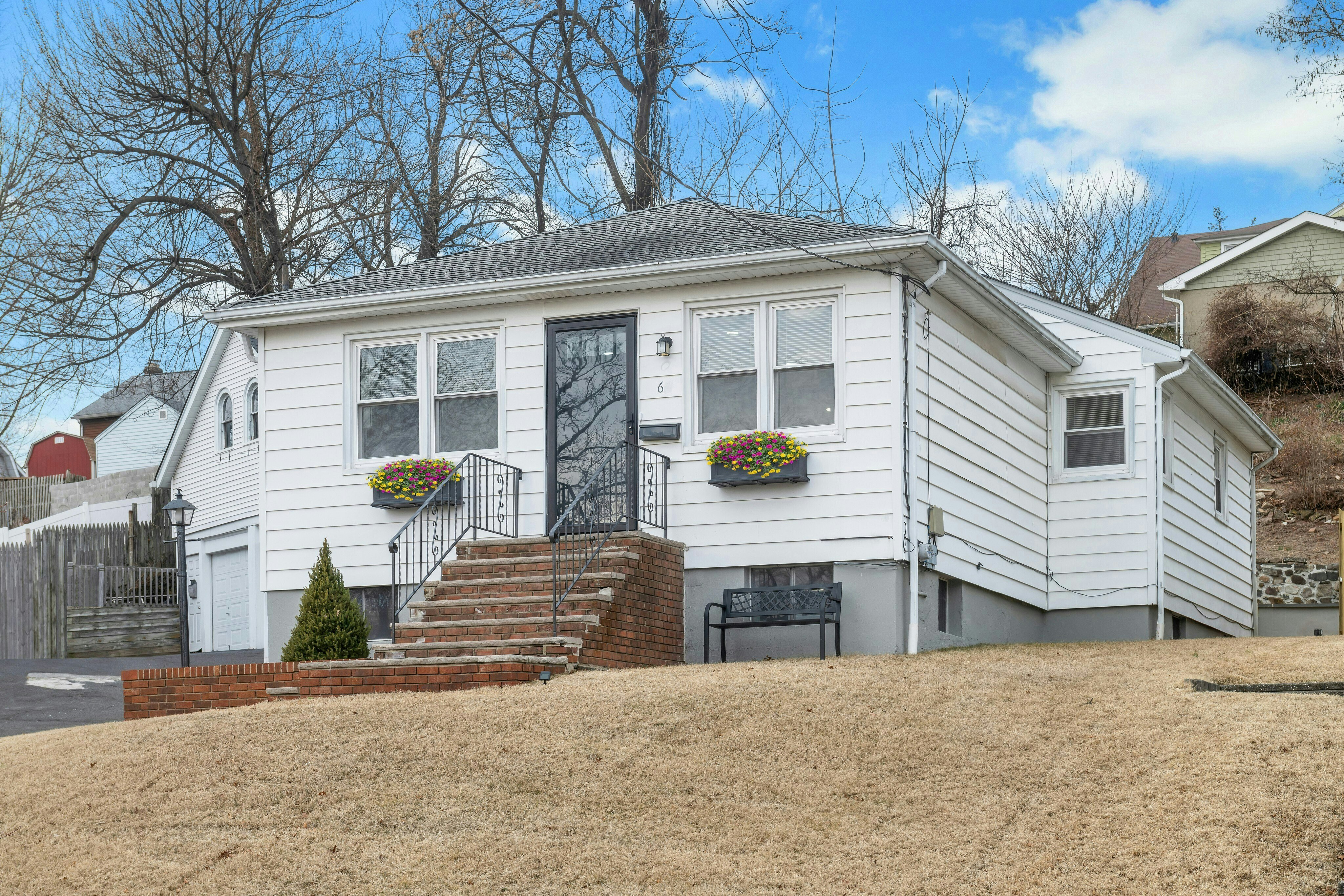6 Huntley Road 