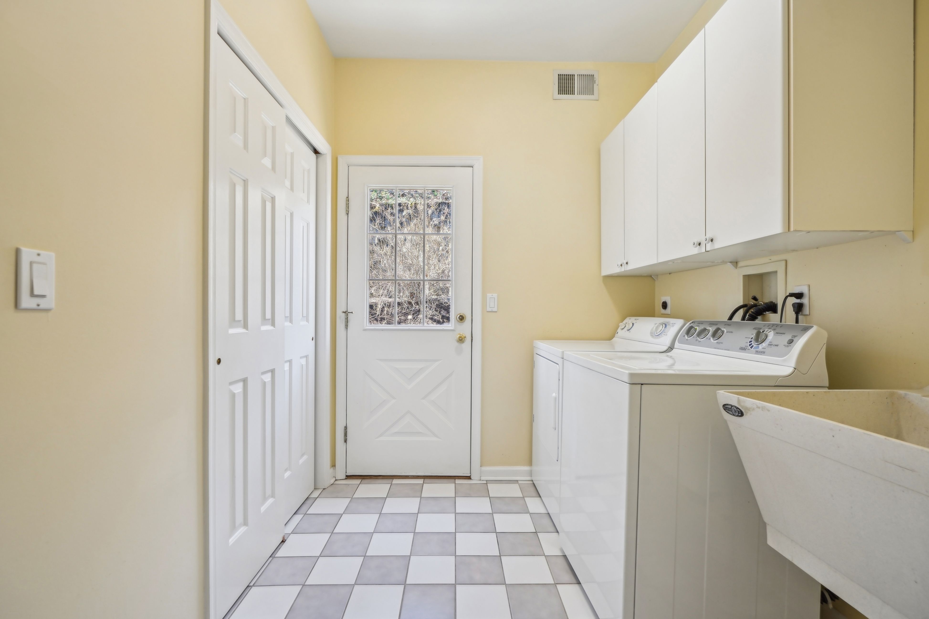 262 Hillside Avenue 