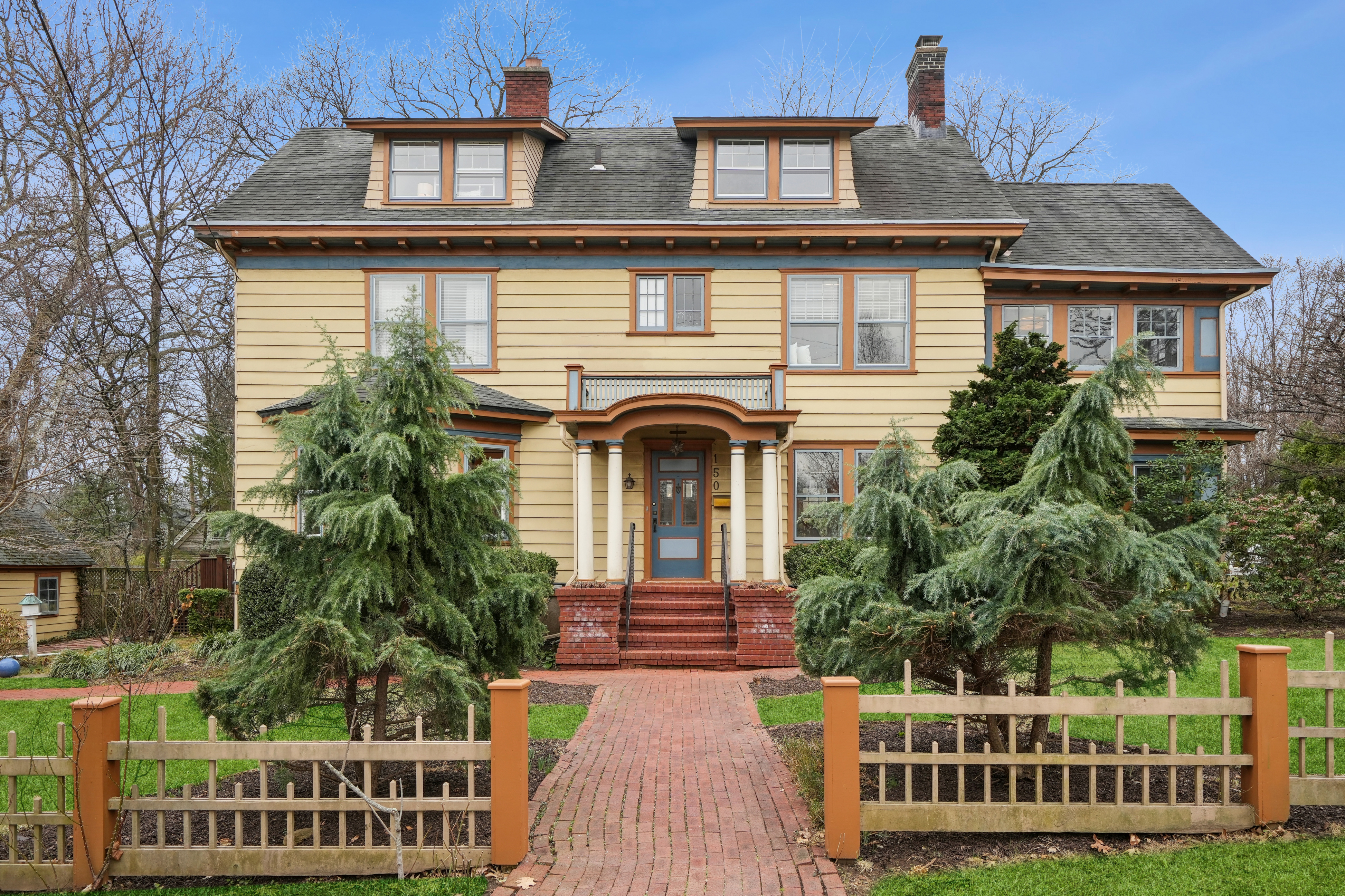 150 Gordonhurst Avenue 