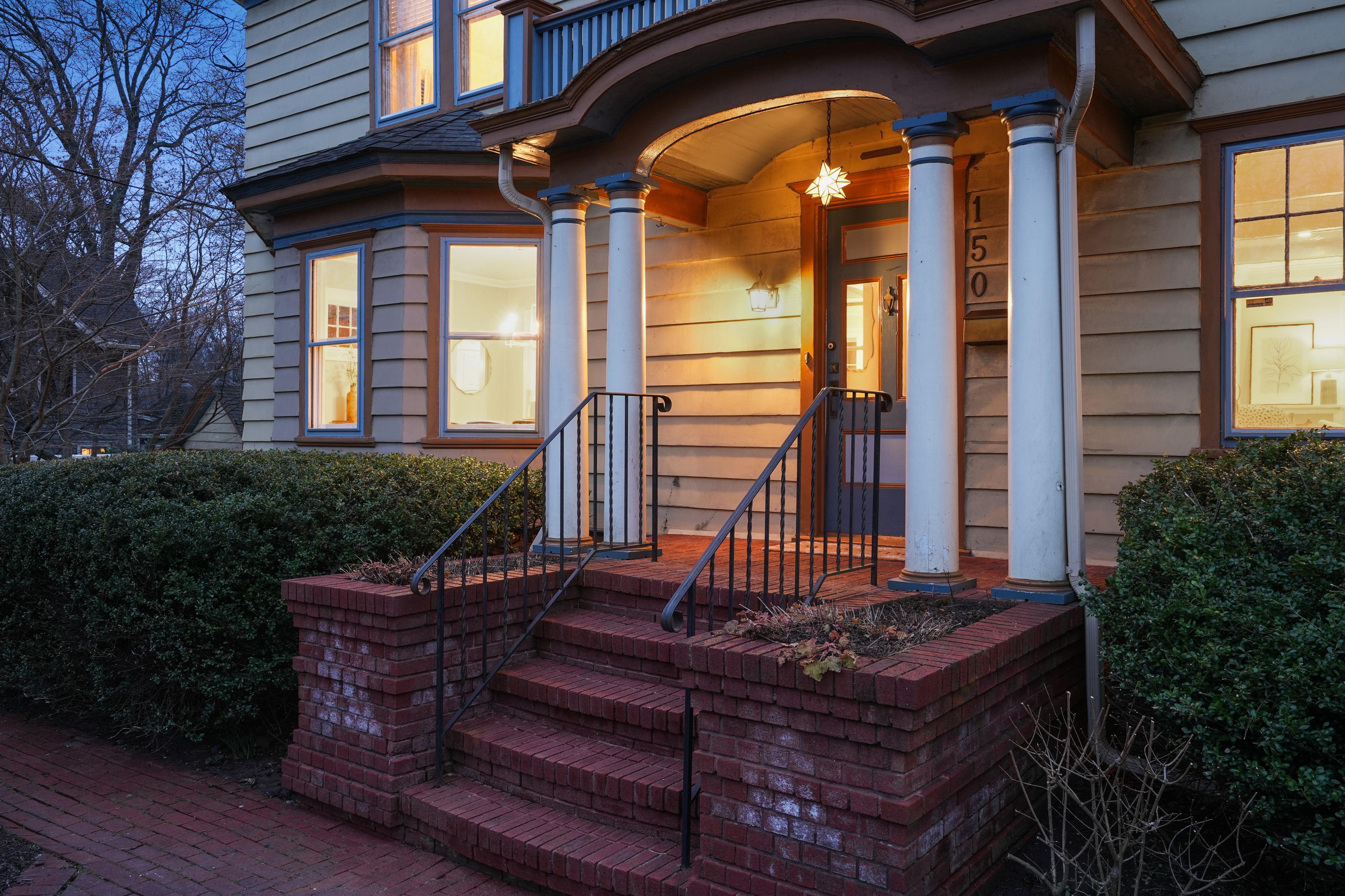 150 Gordonhurst Avenue 