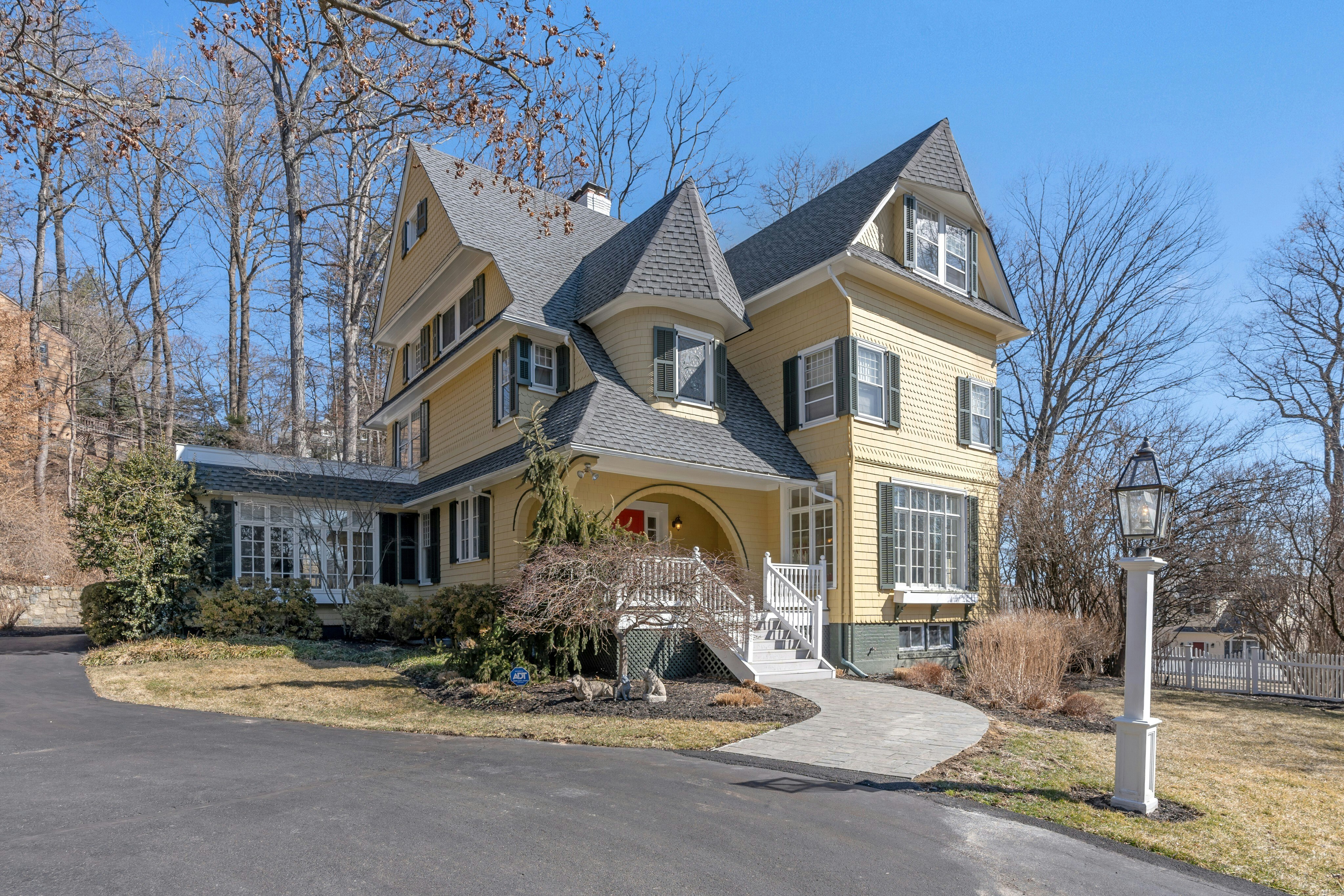 6 Egbert Avenue 