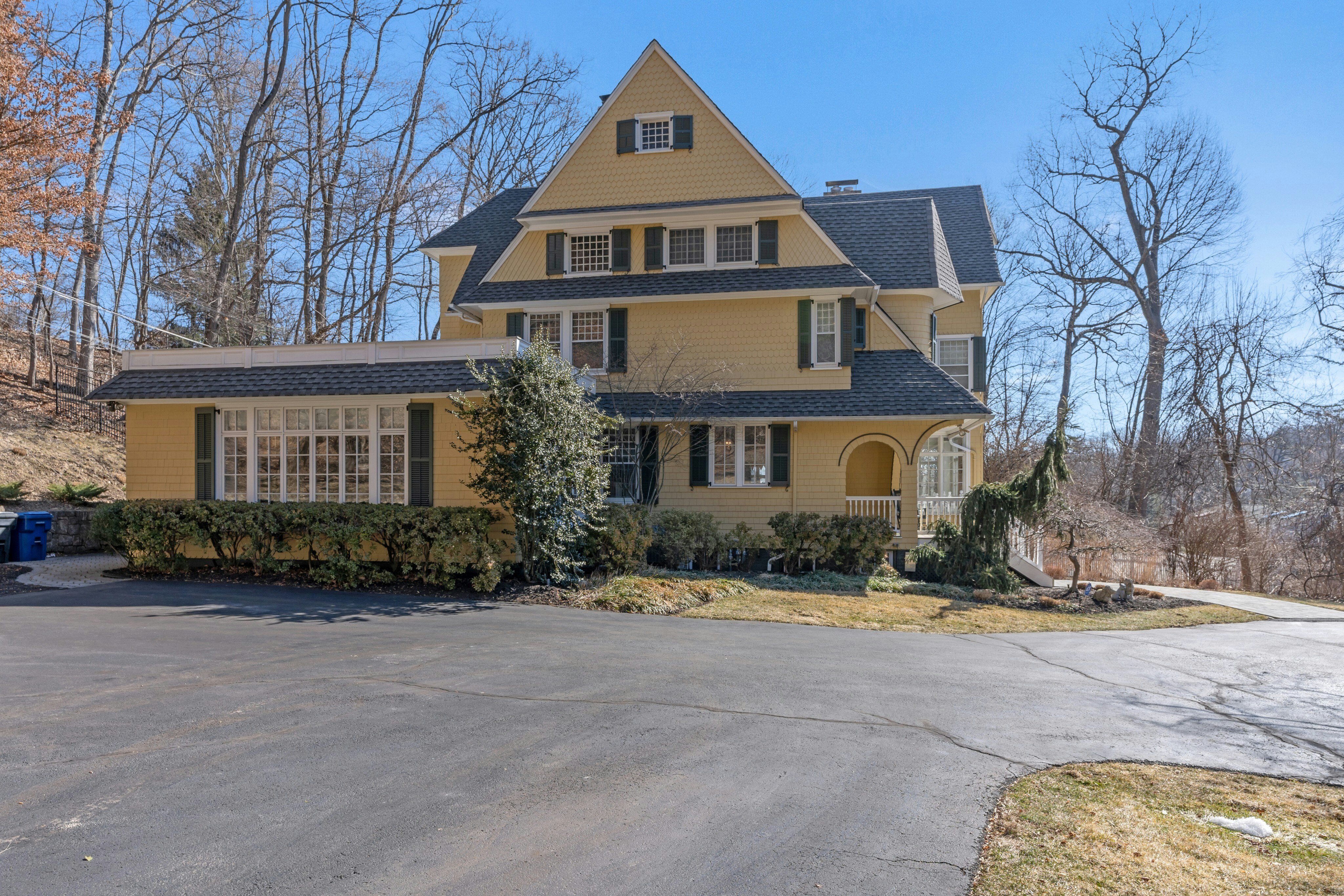 6 Egbert Avenue 