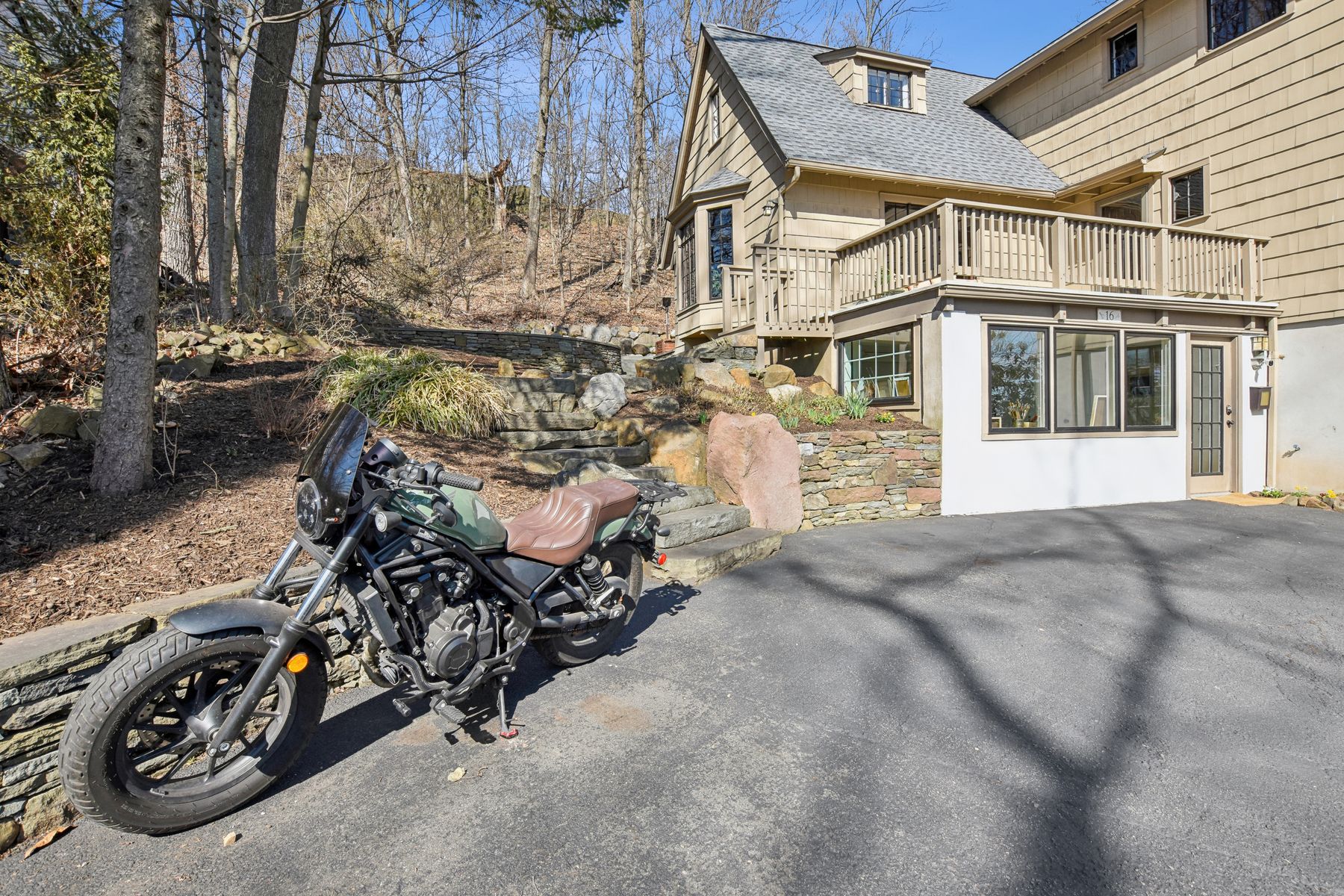 16 Mountainside Park Terrace 