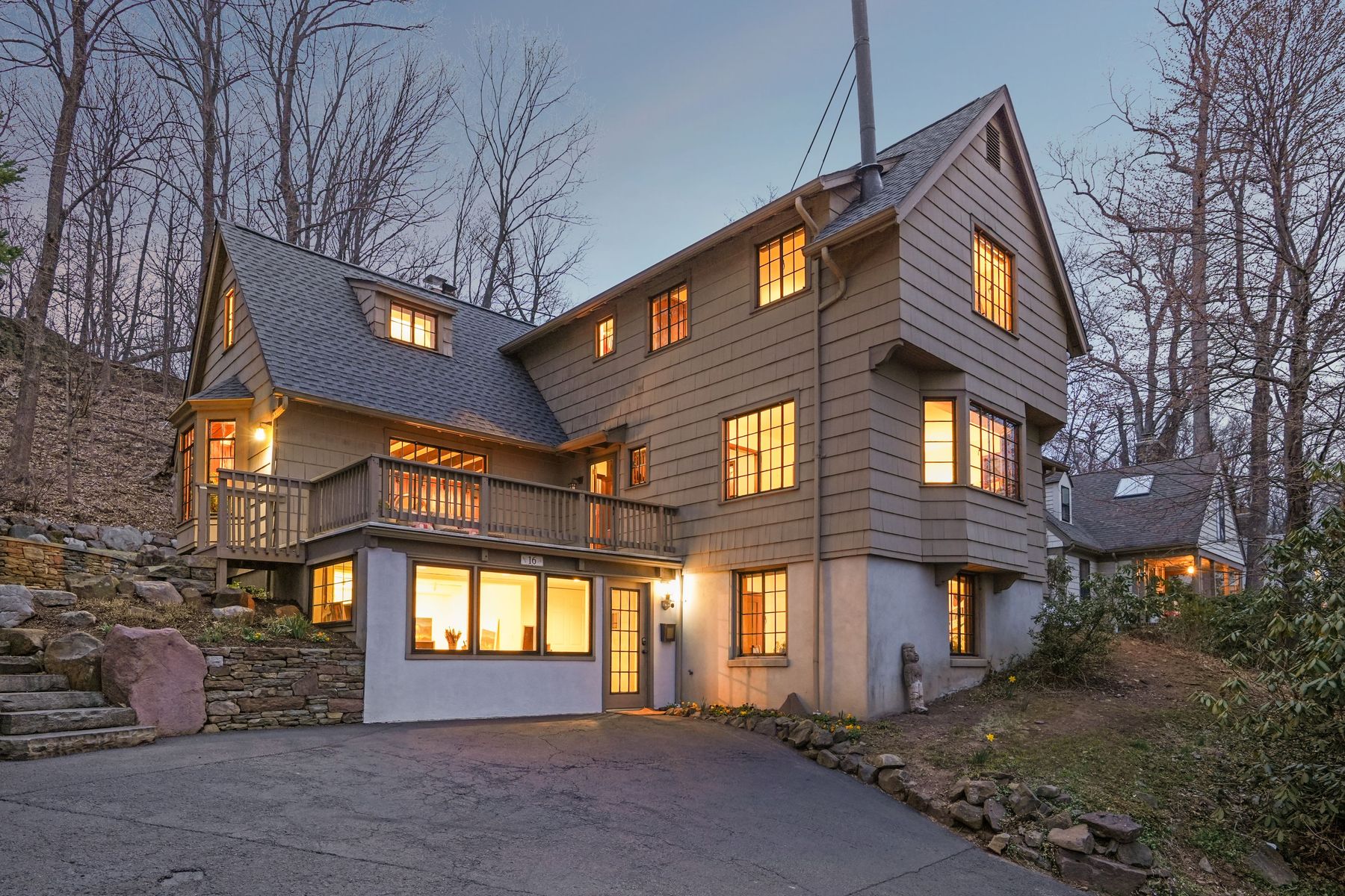 16 Mountainside Park Terrace 