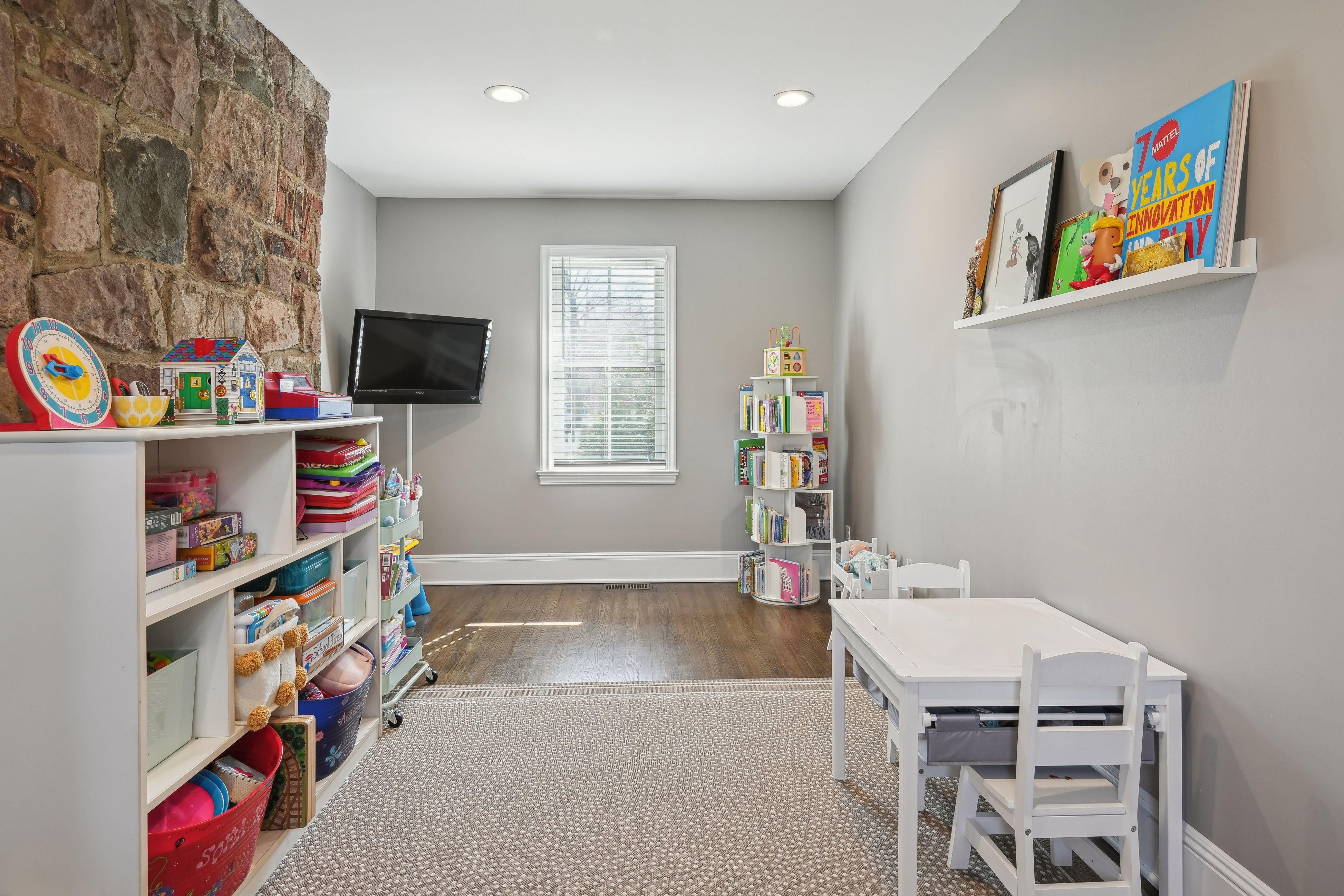 152 Loantaka Way 