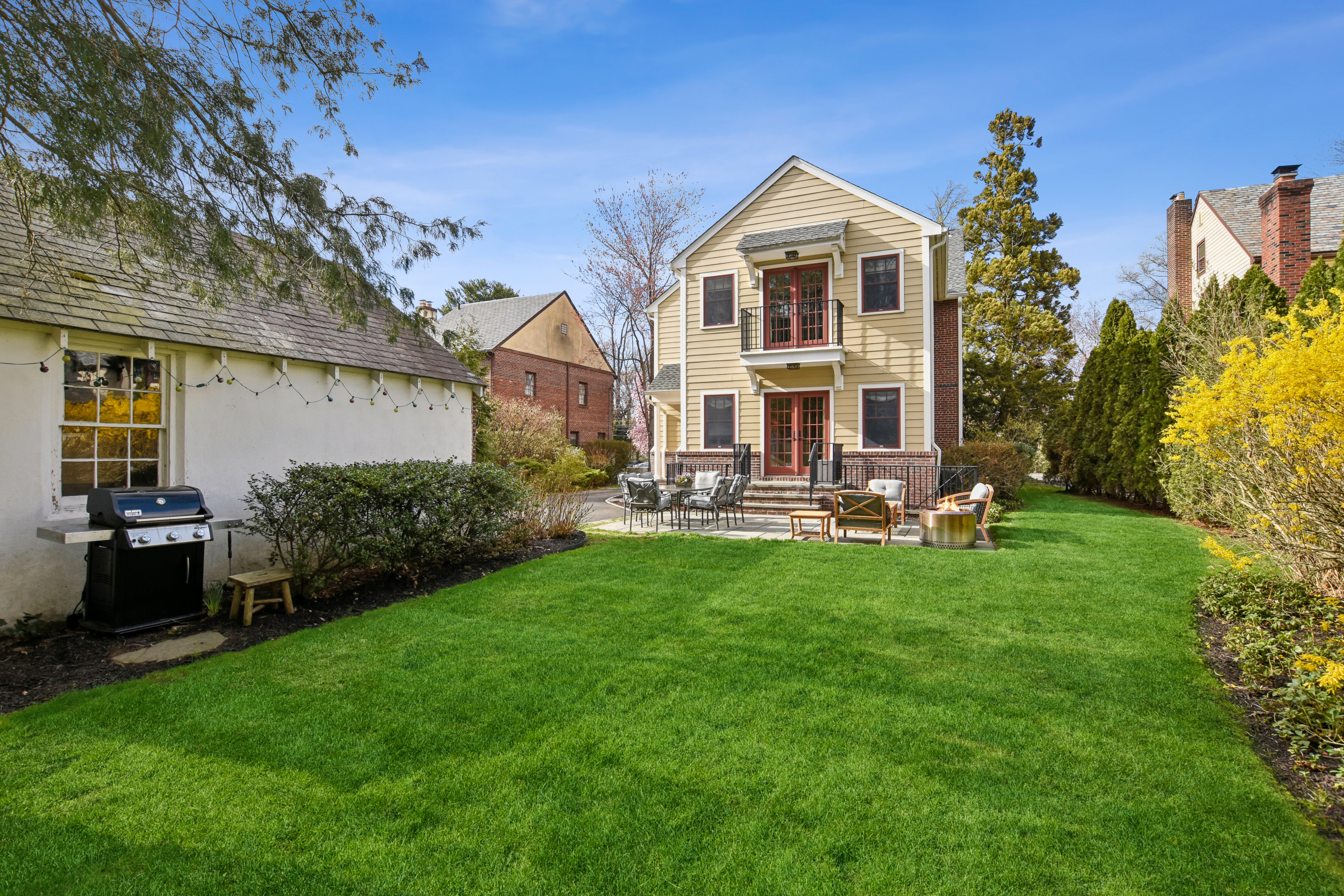 242 Kent Place Boulevard 