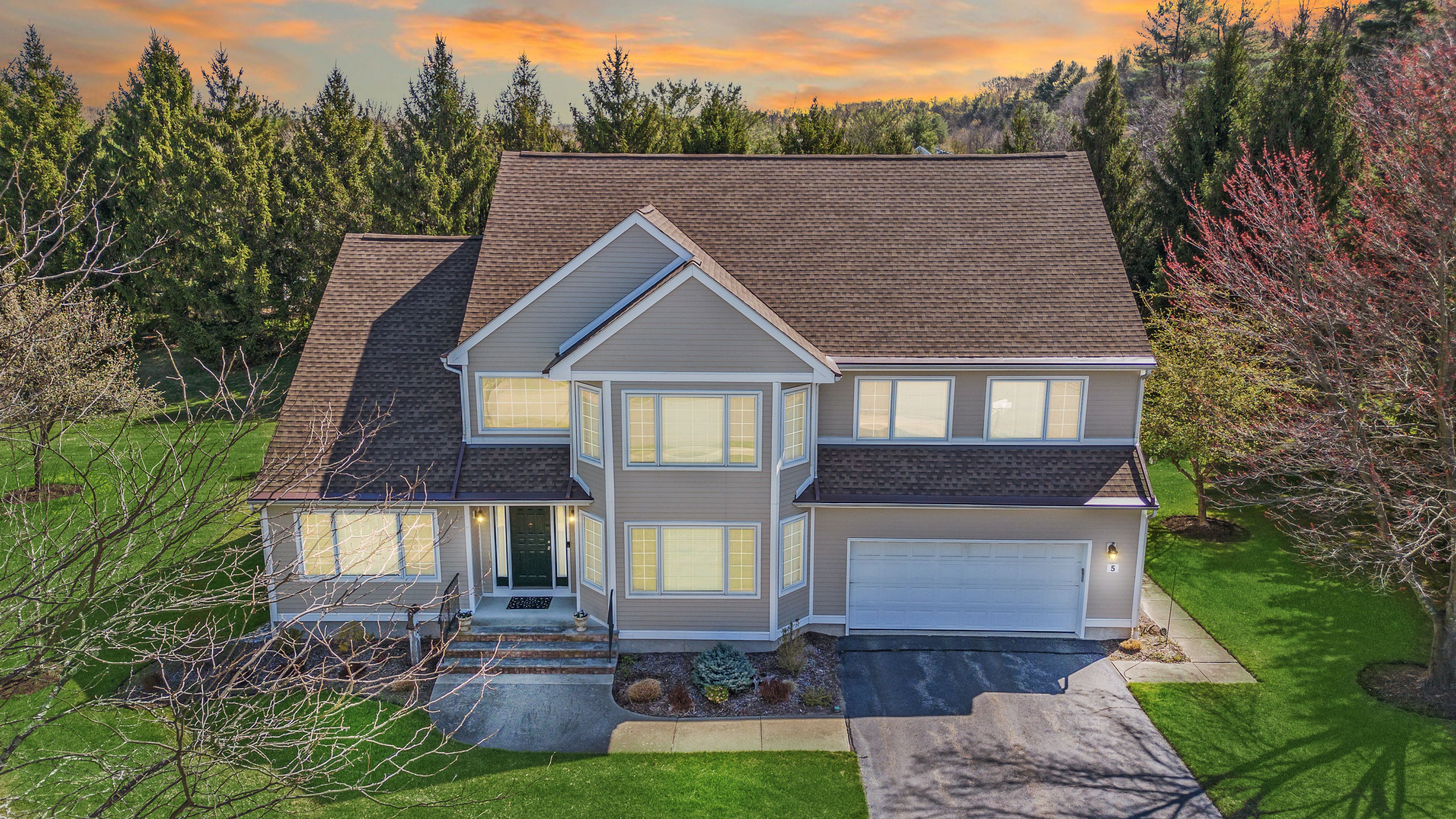 5 Towpath Court 