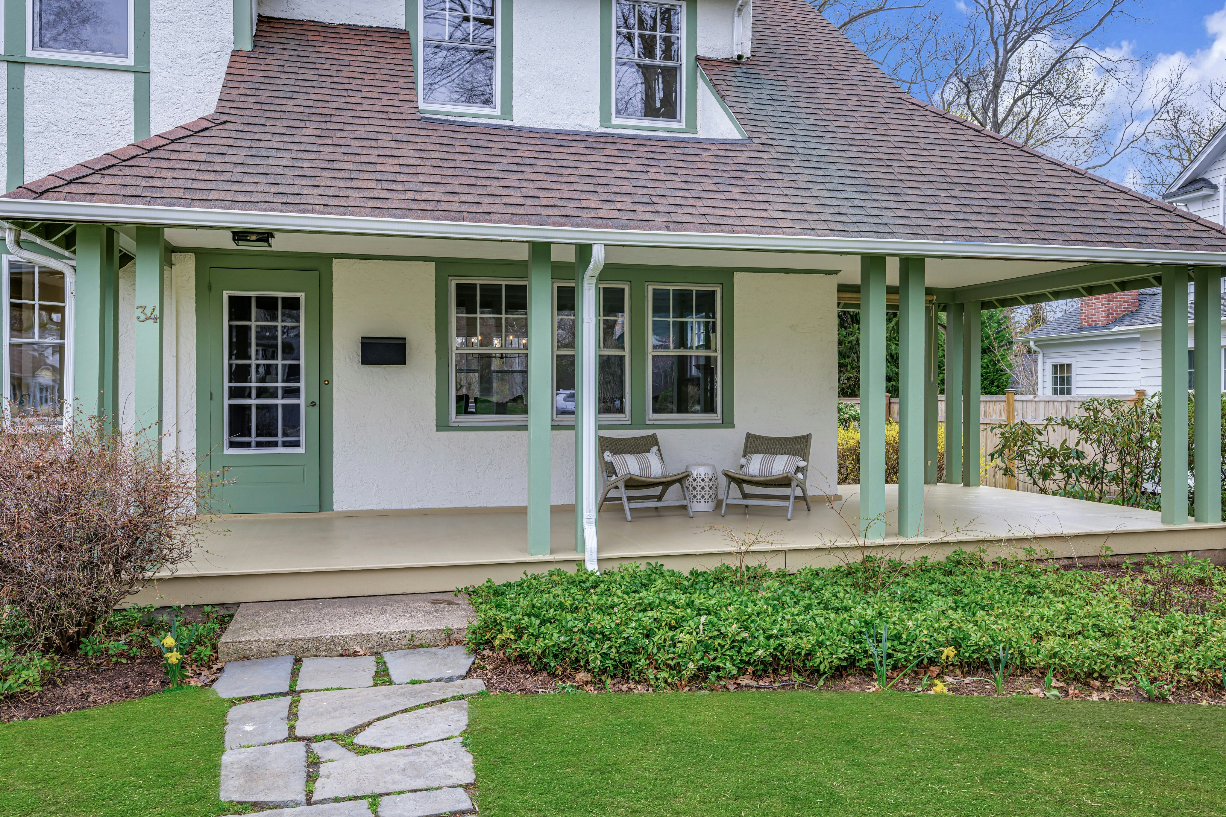 34 Oakley Avenue 