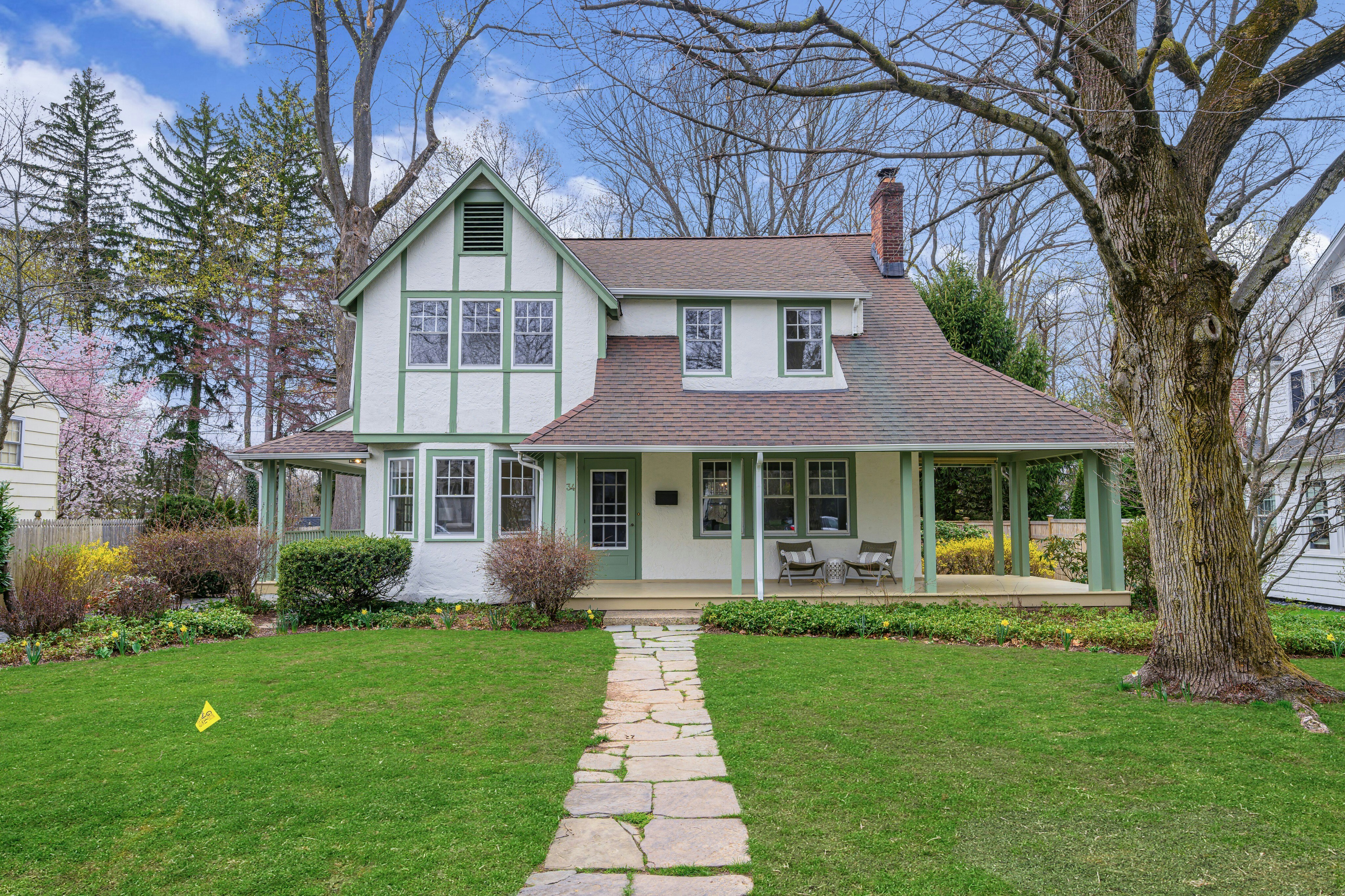34 Oakley Avenue 