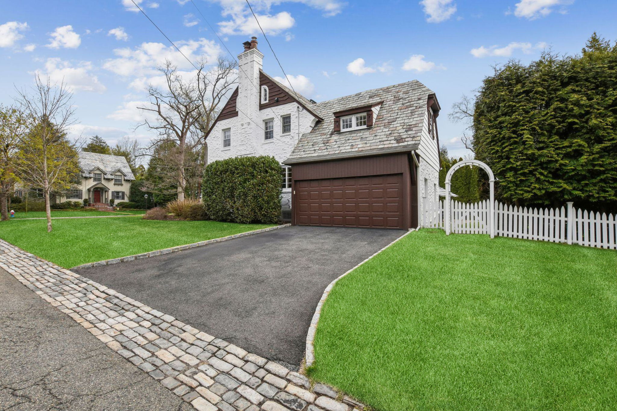 28 Pine Terrace West 