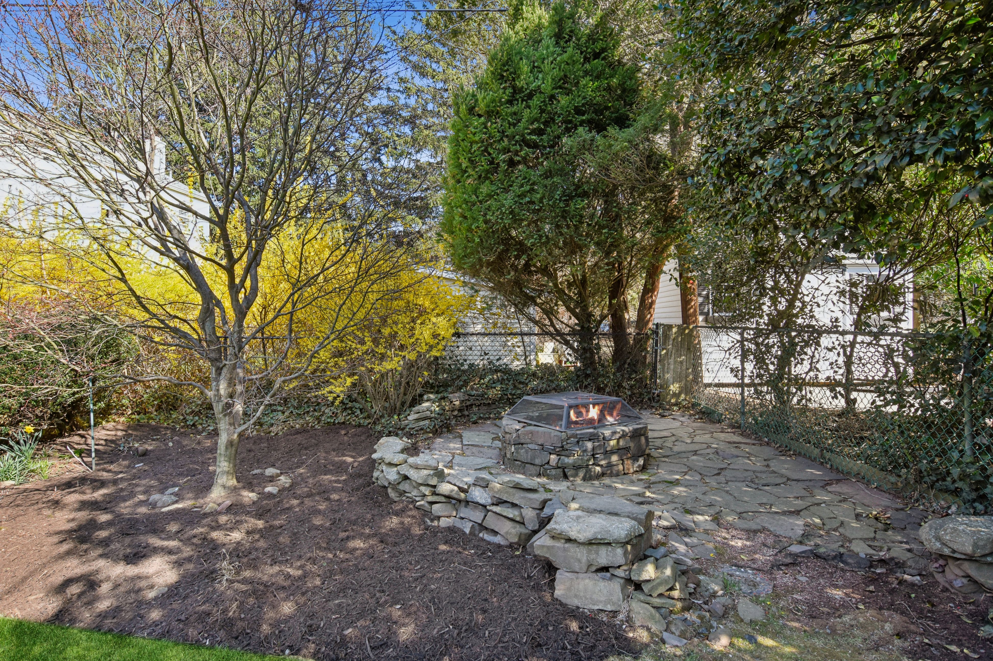 4 Stonehenge Road 