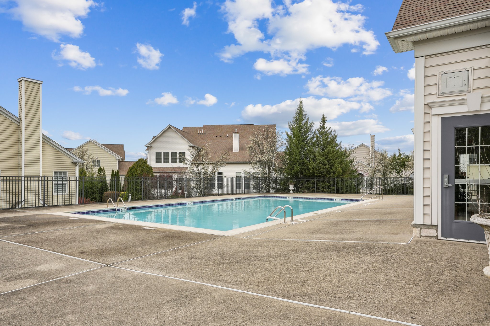 81 Hickory Hill Boulevard 