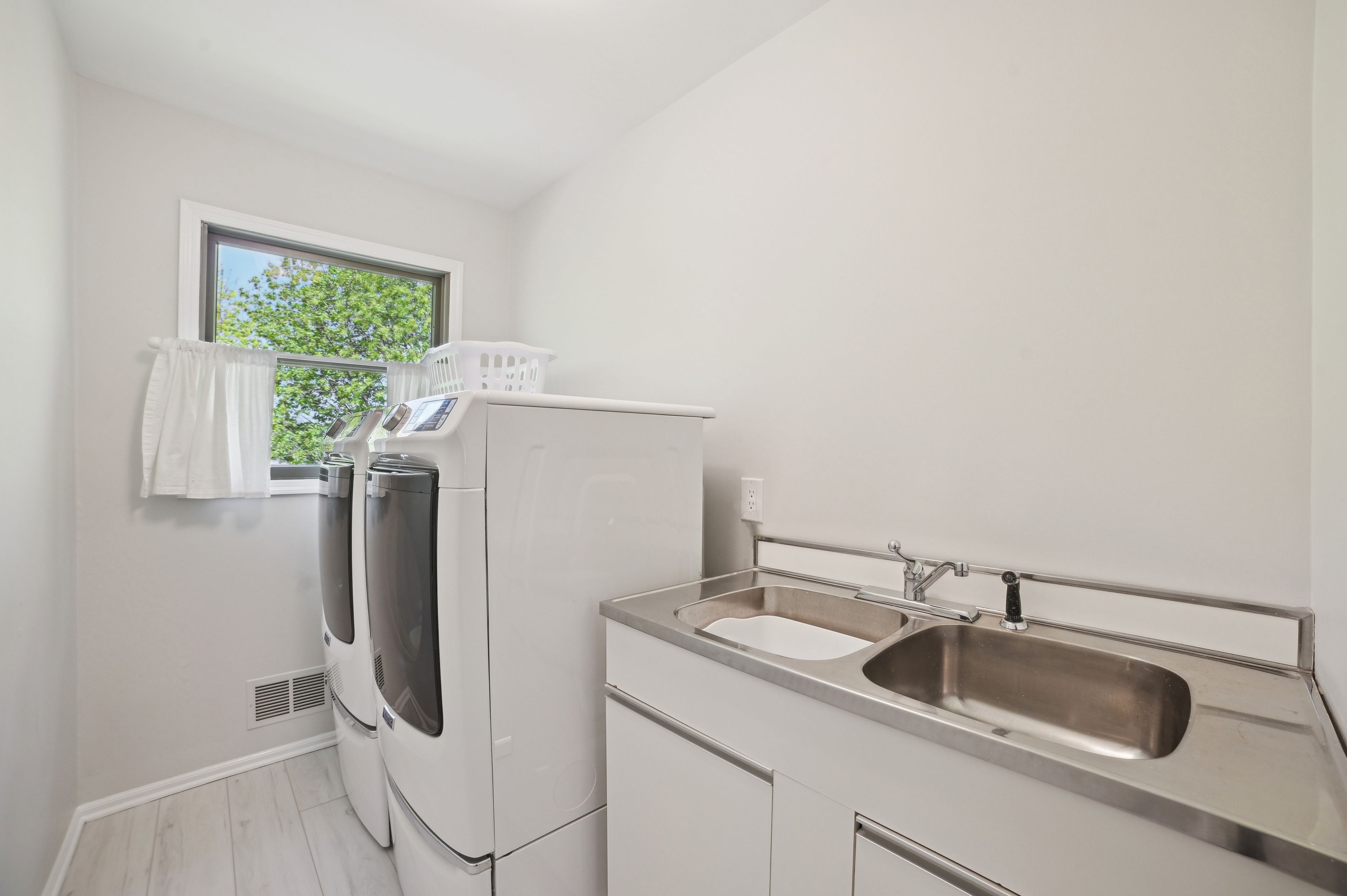 28 Morris Avenue, Unit E2 