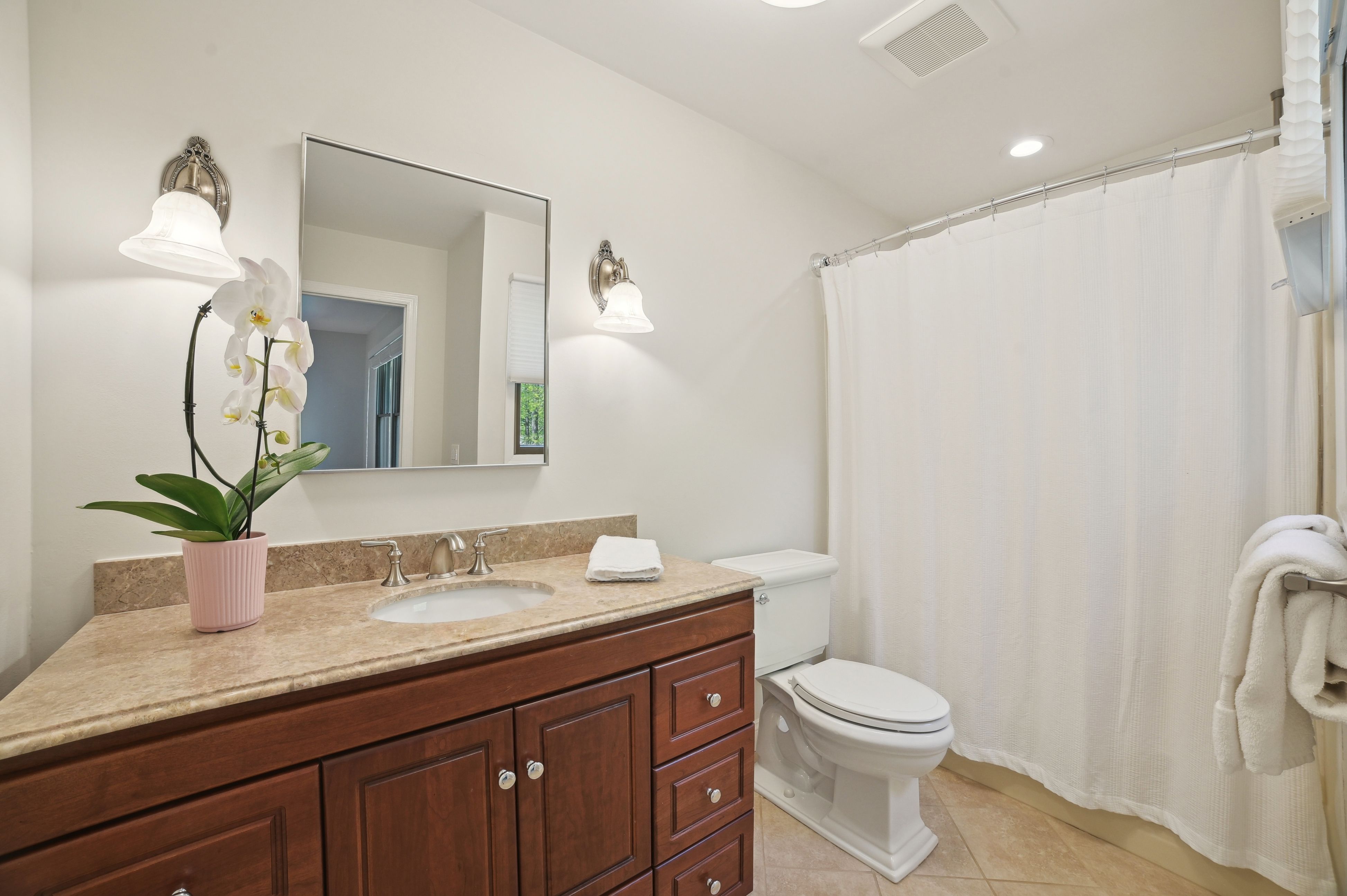 28 Morris Avenue, Unit E2 