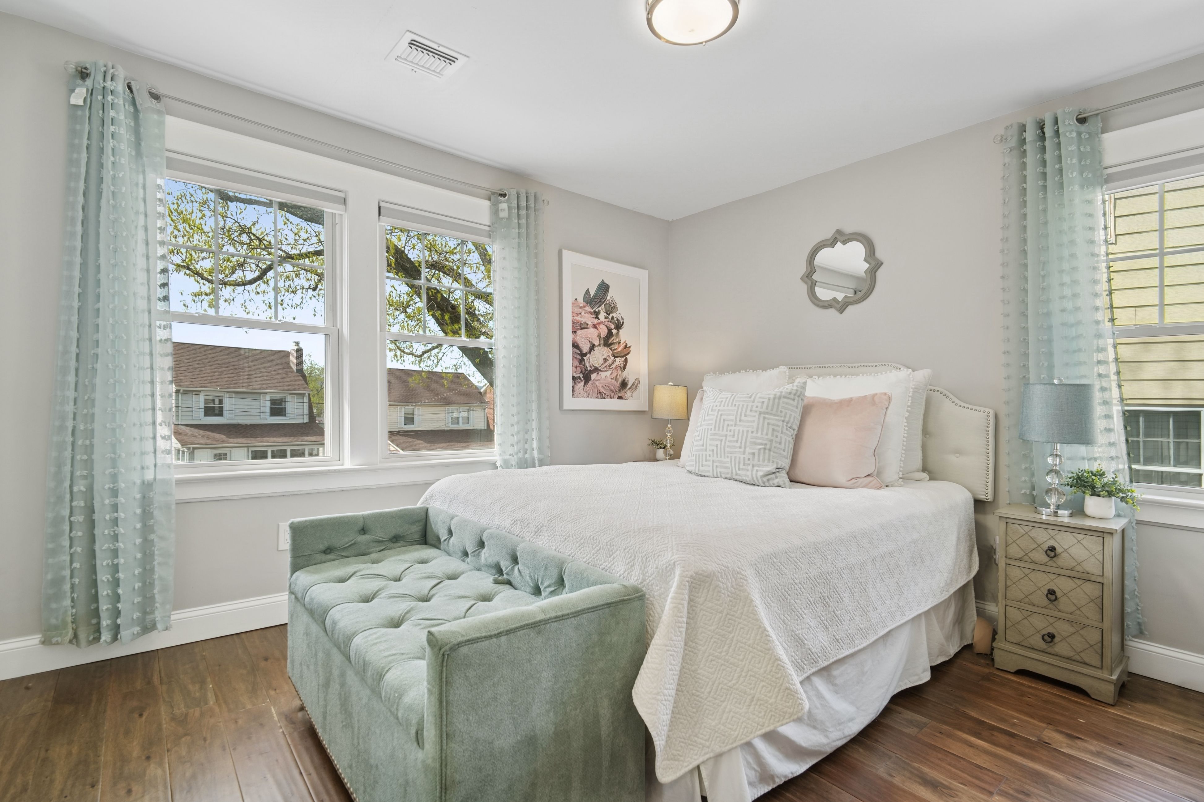 6 Lobell Court 