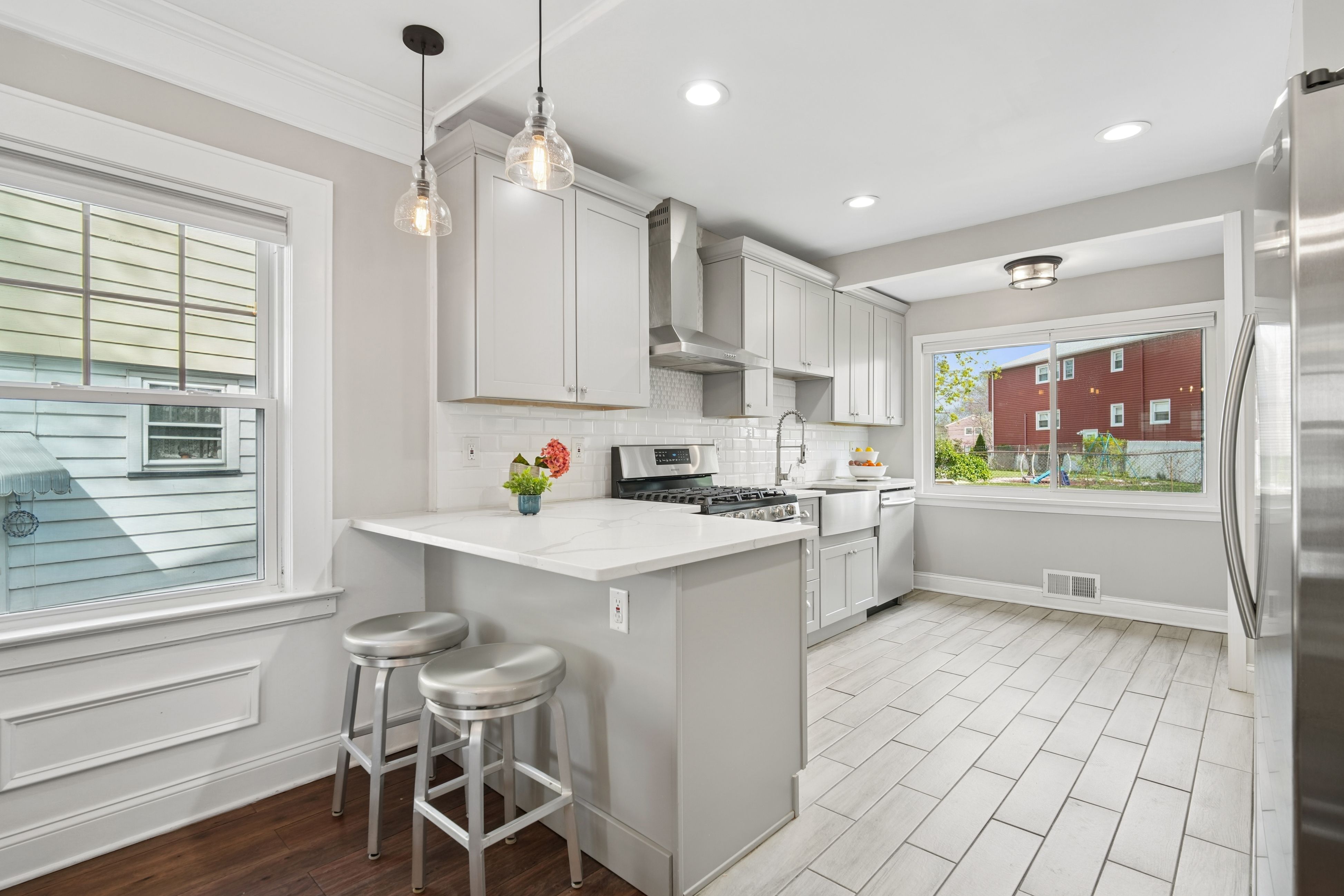 6 Lobell Court 