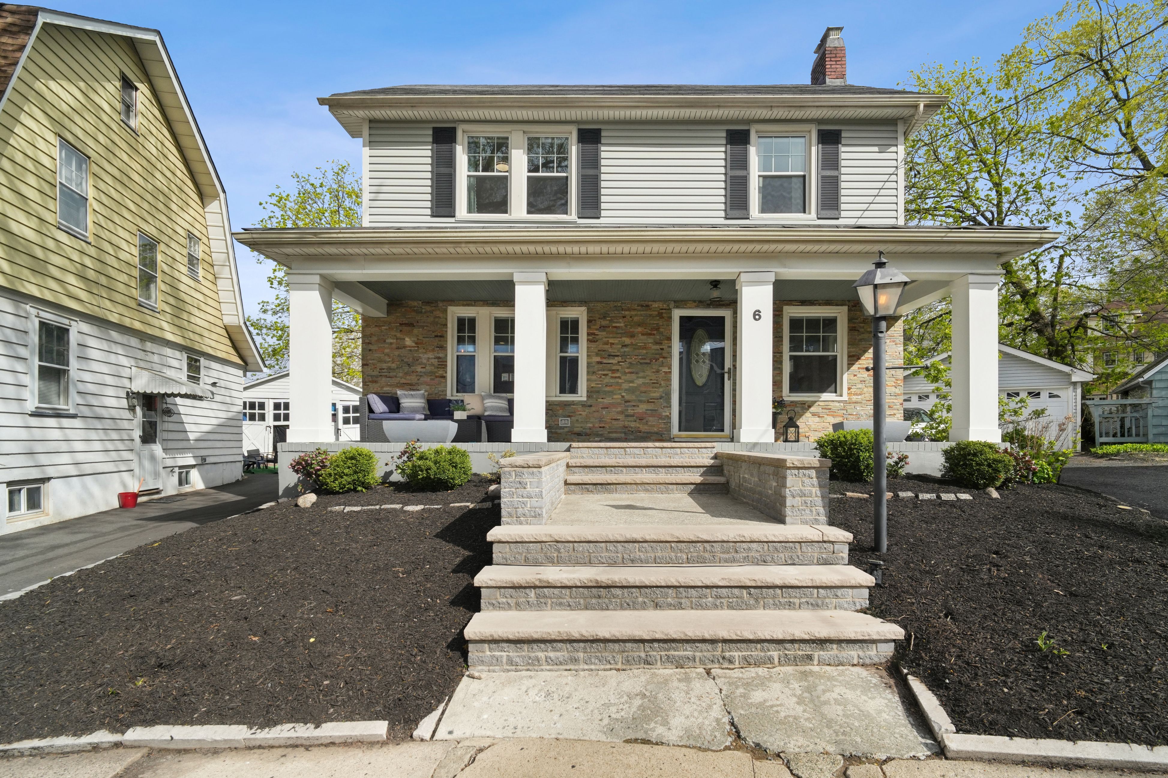6 Lobell Court 