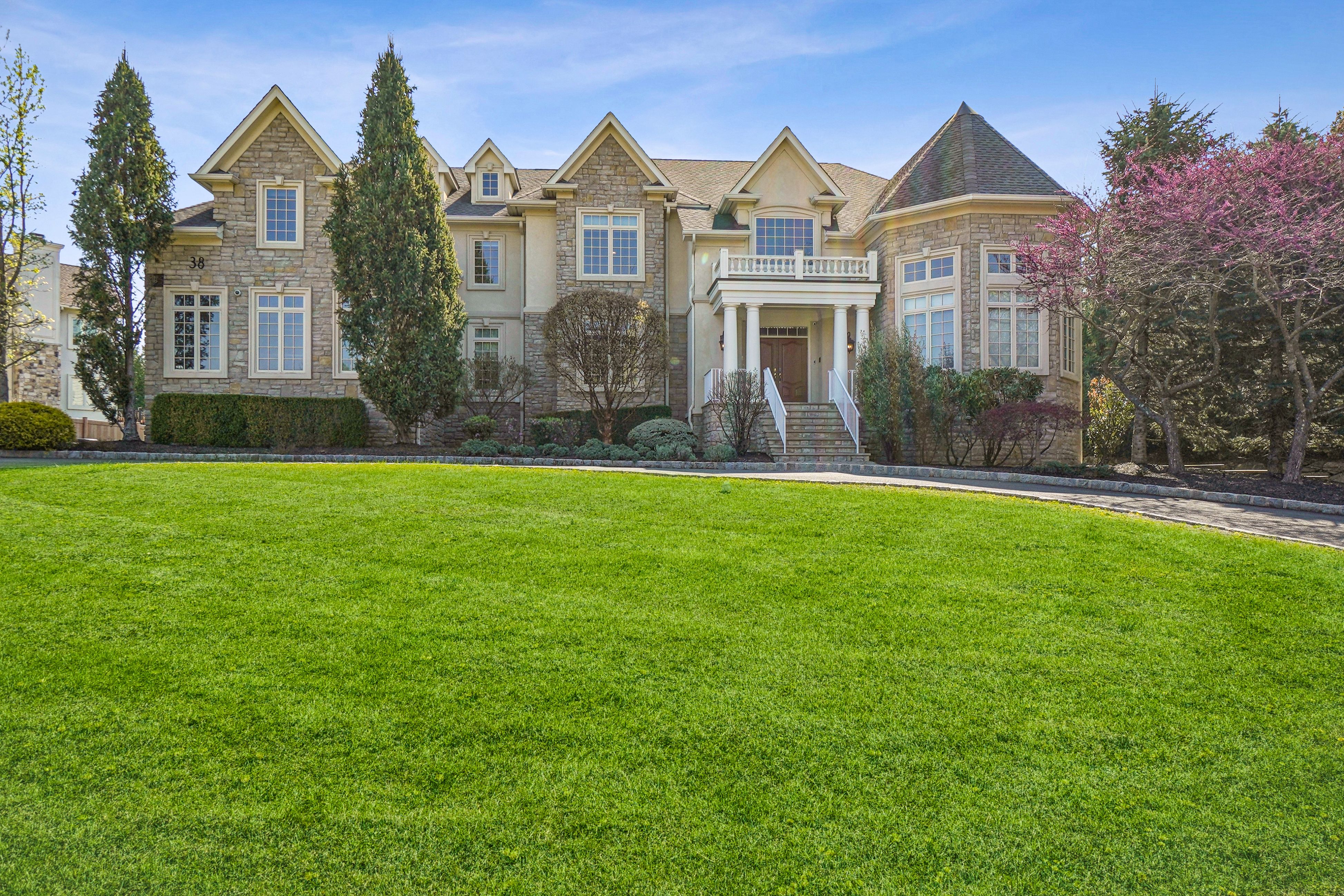 38 Lafayette Drive 