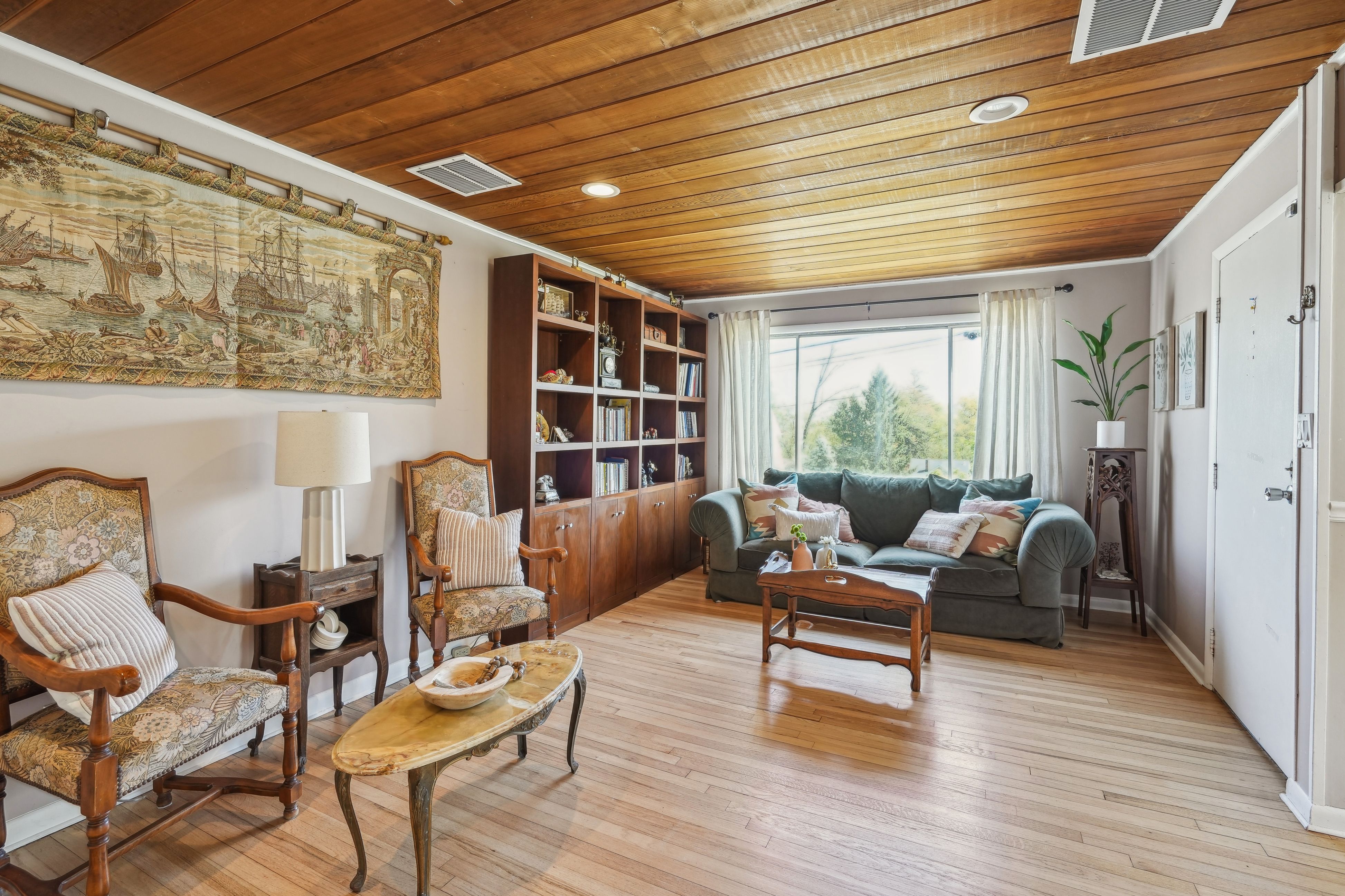 24 Grandview Avenue 