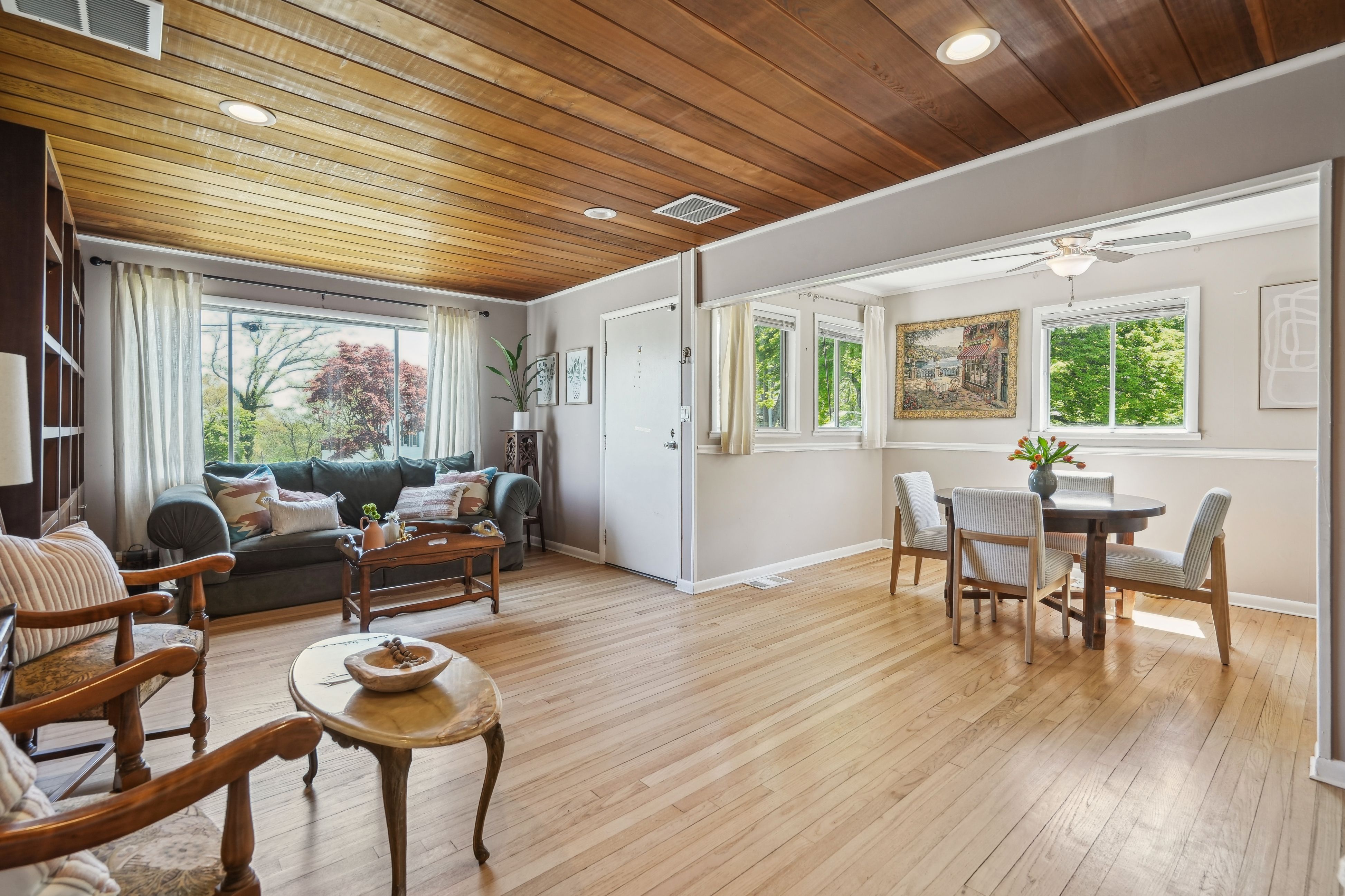 24 Grandview Avenue 