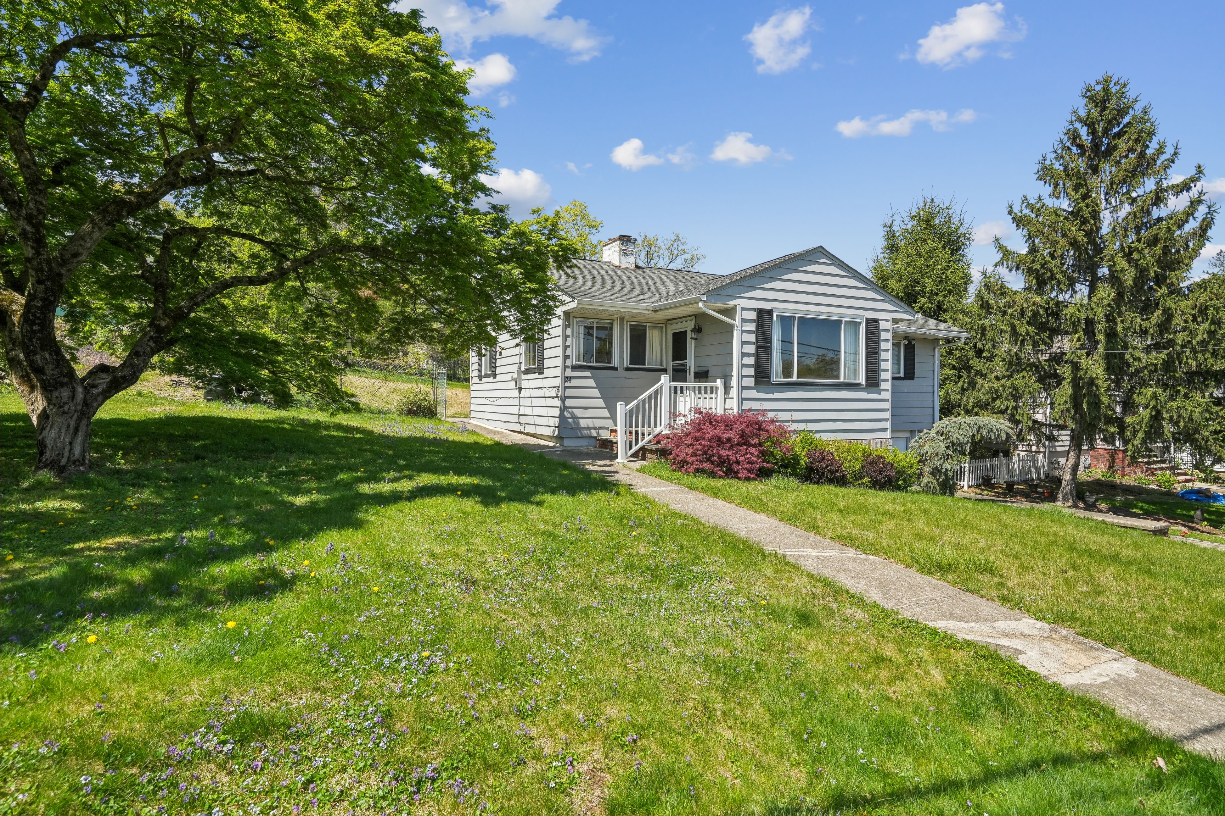 24 Grandview Avenue 