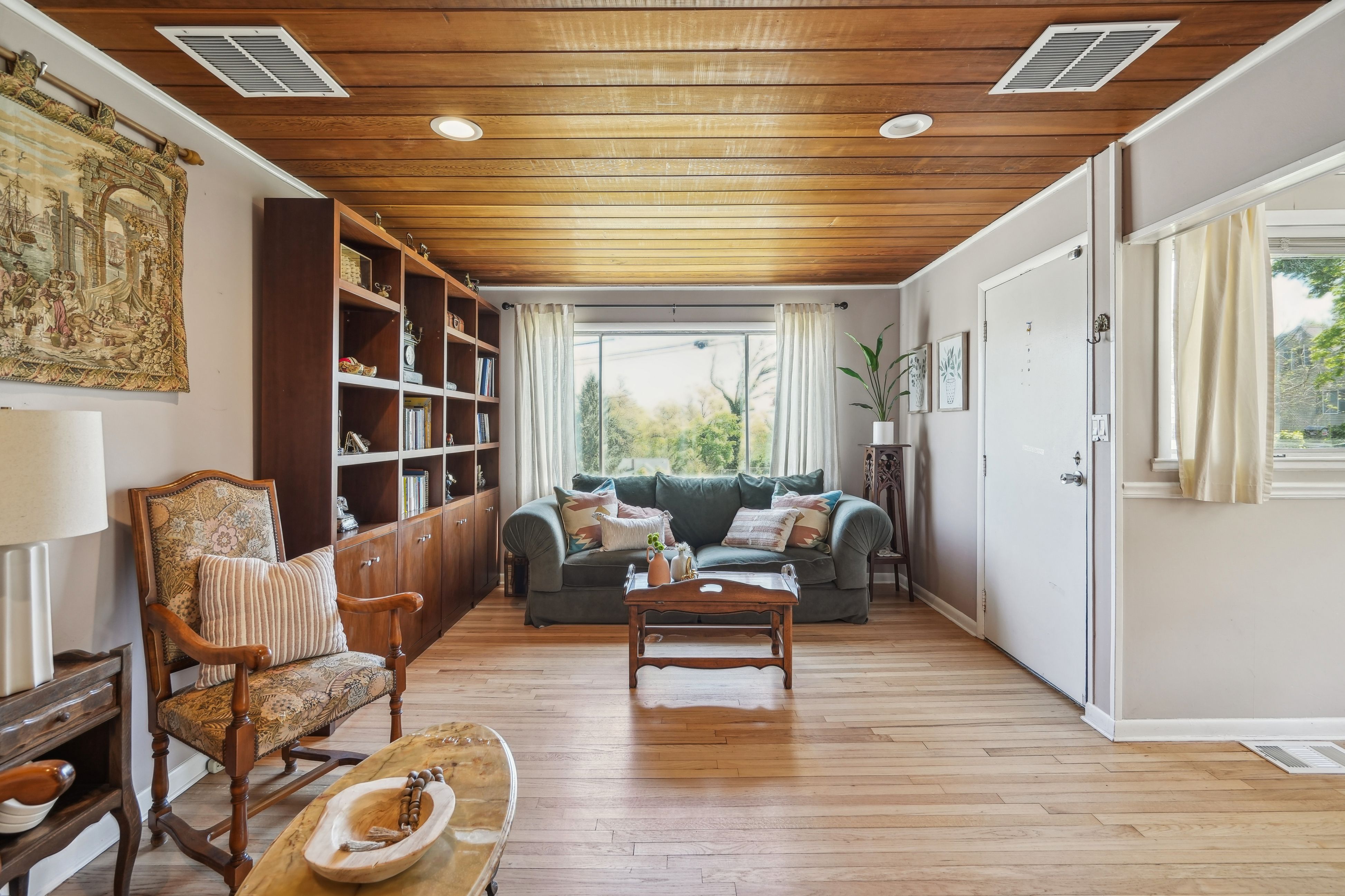 24 Grandview Avenue 