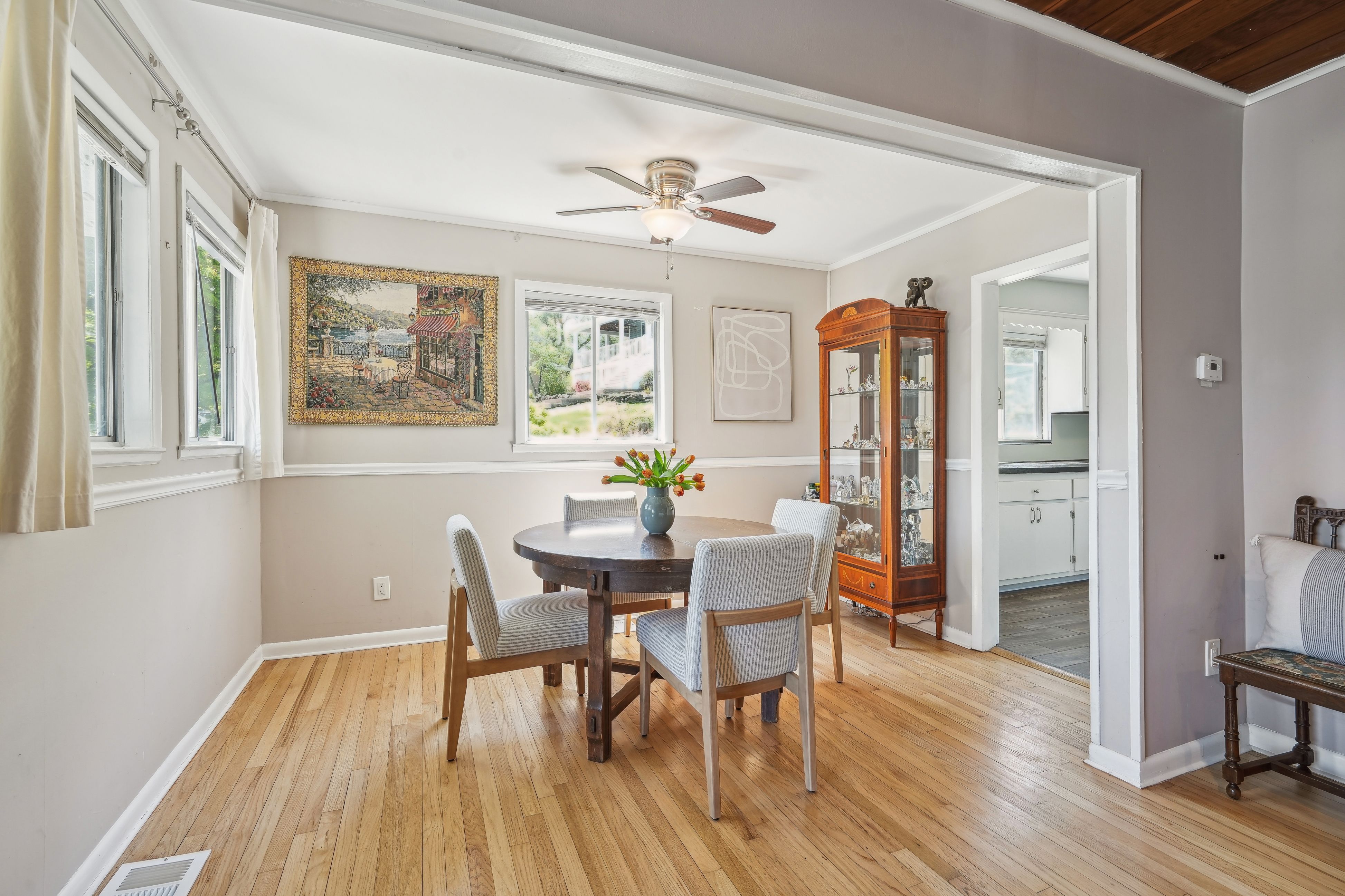 24 Grandview Avenue 