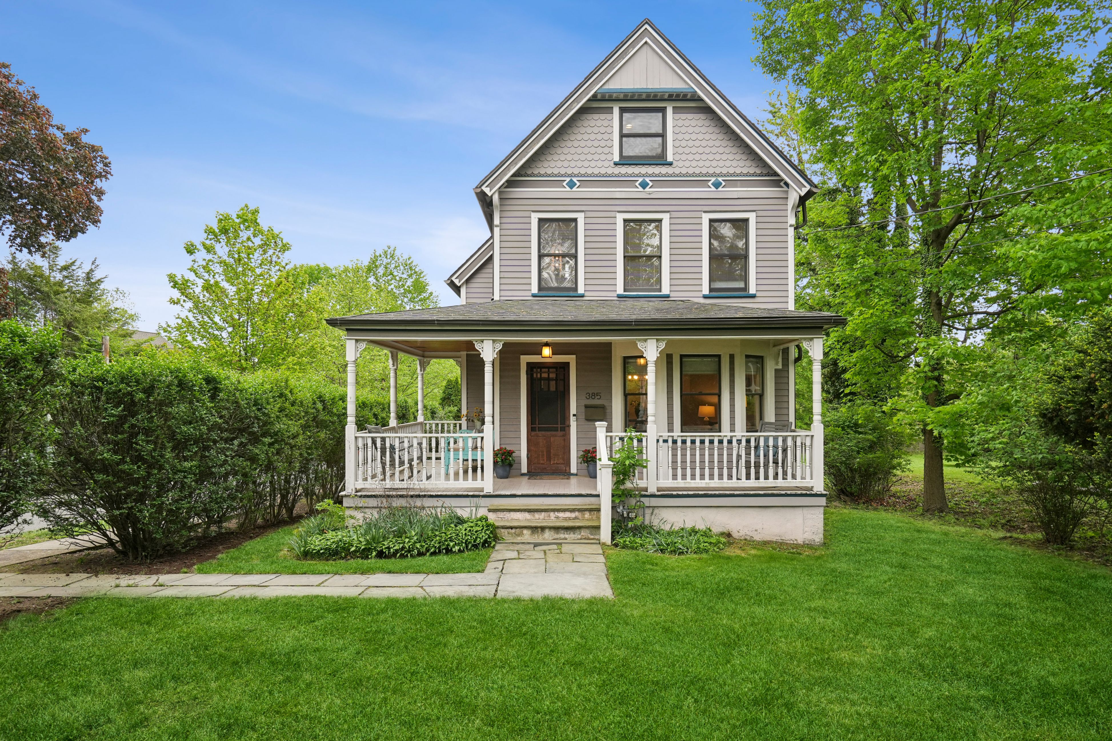 385 Grove Street 