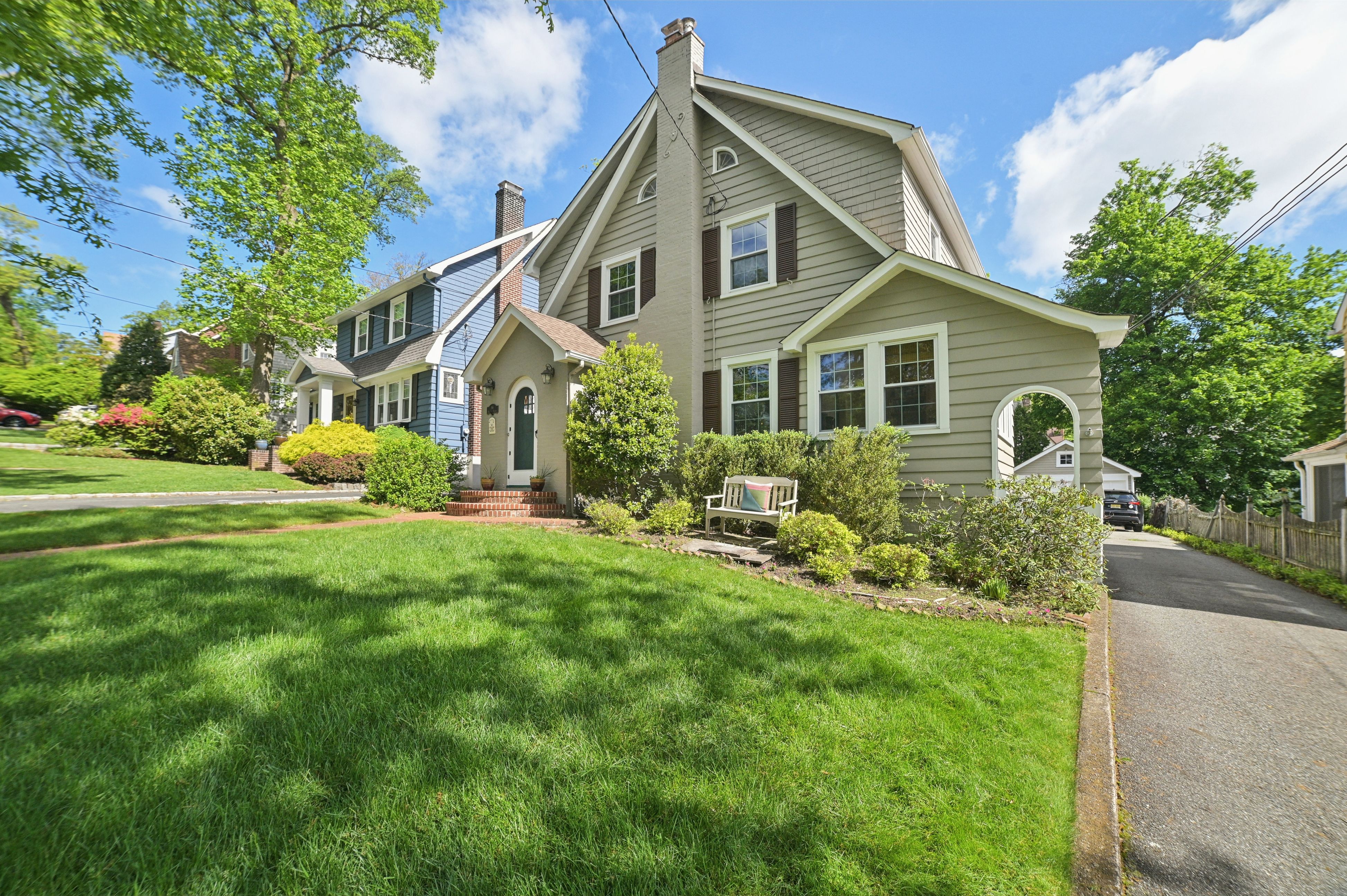 86 Hillside Avenue 