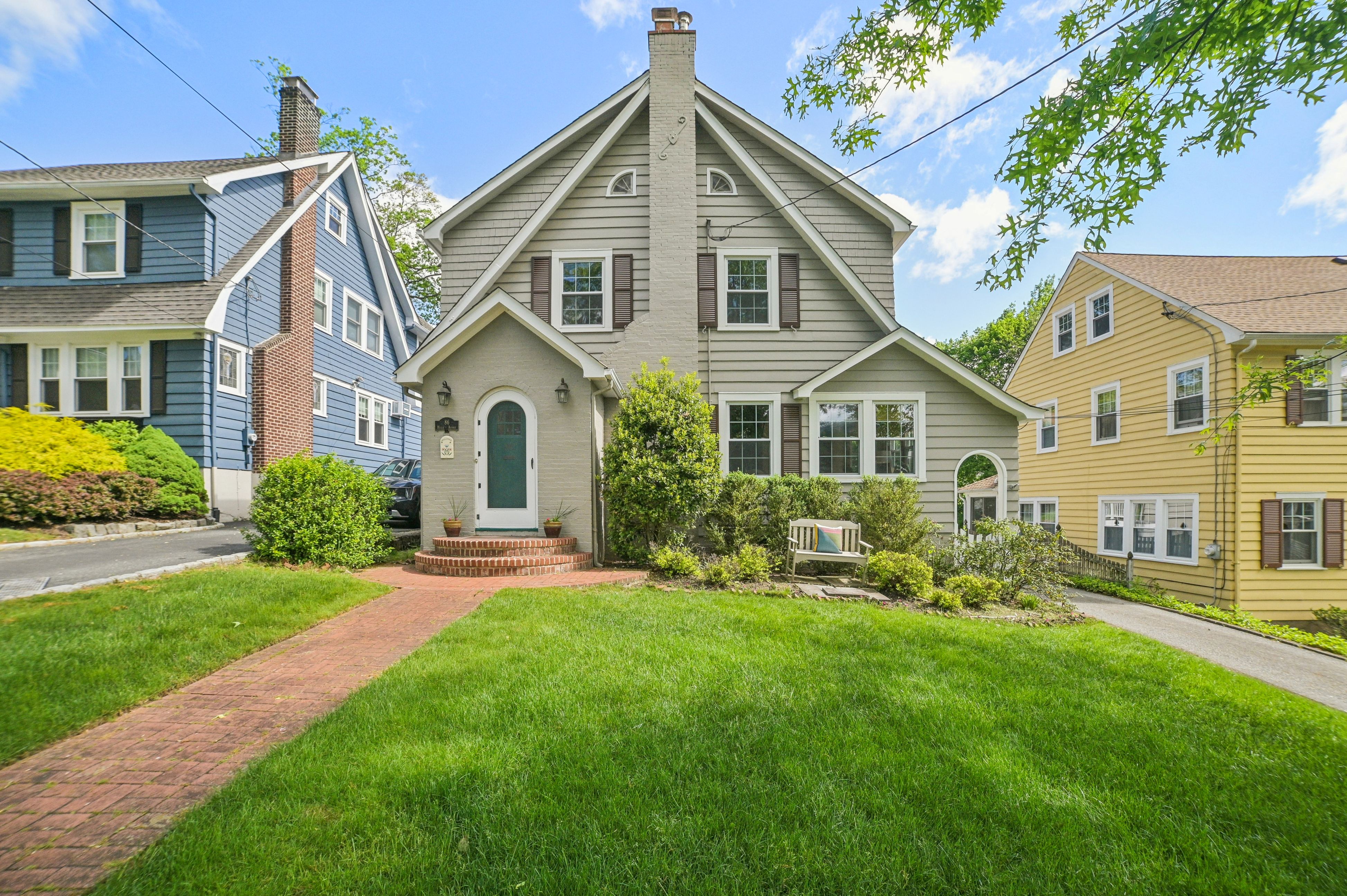 86 Hillside Avenue 