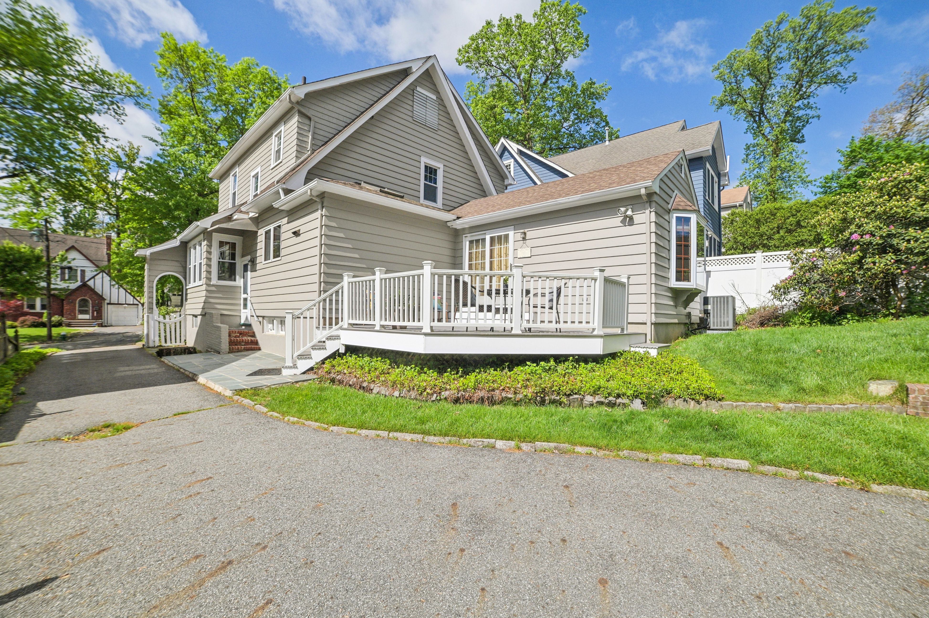 86 Hillside Avenue 